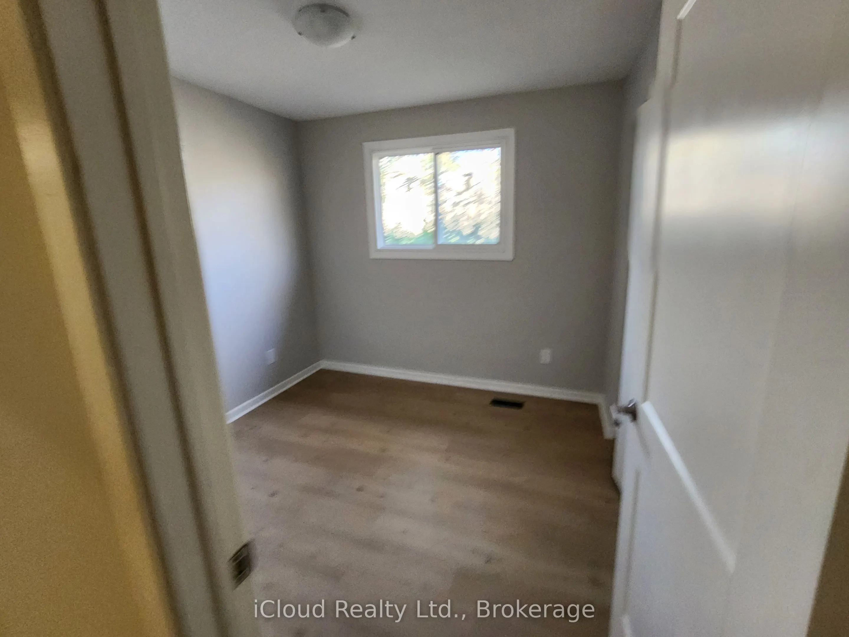 89 Wellington Street E, #Main Level