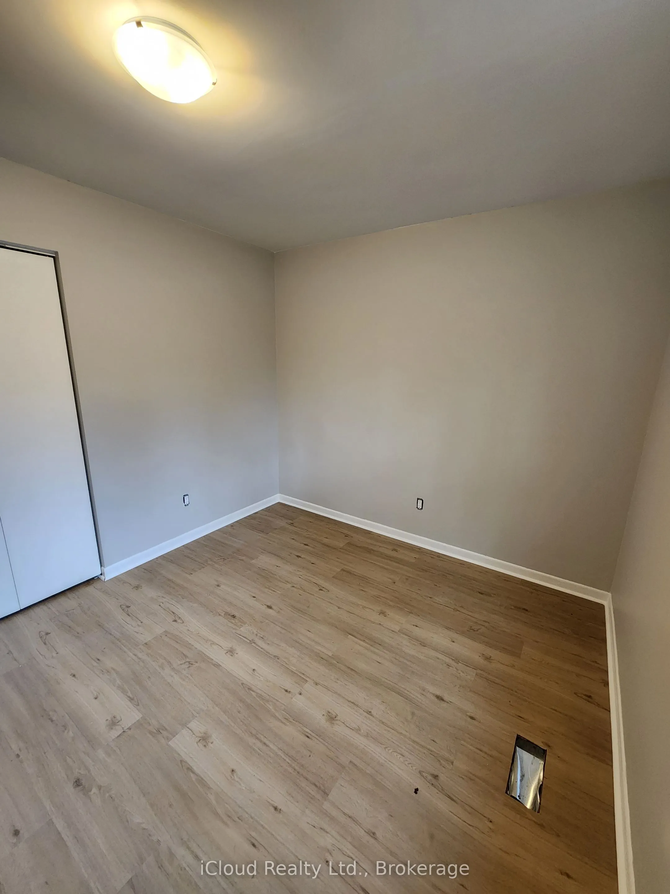 89 Wellington Street E, #Main Level