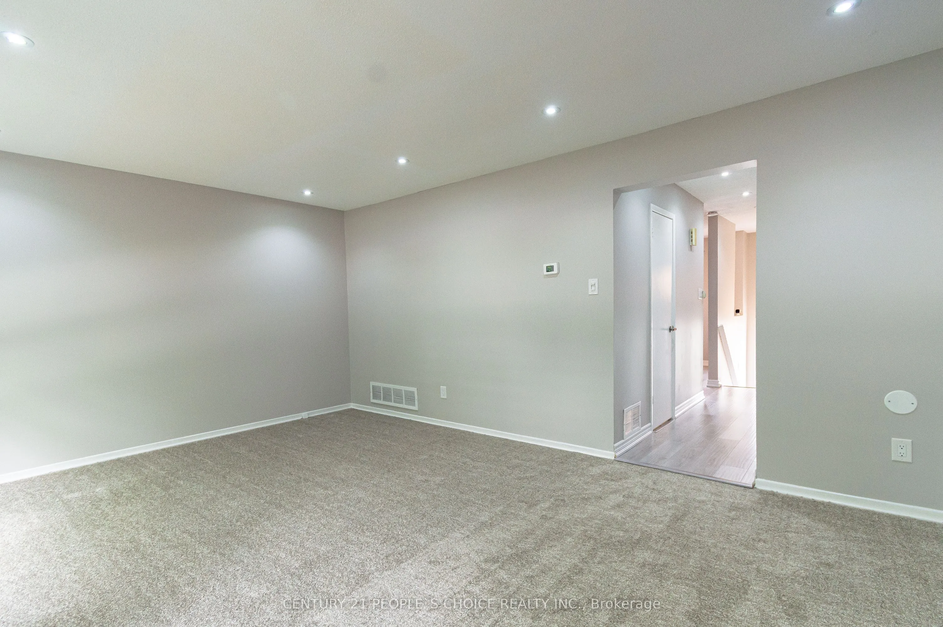 16 Franklin Court, #11