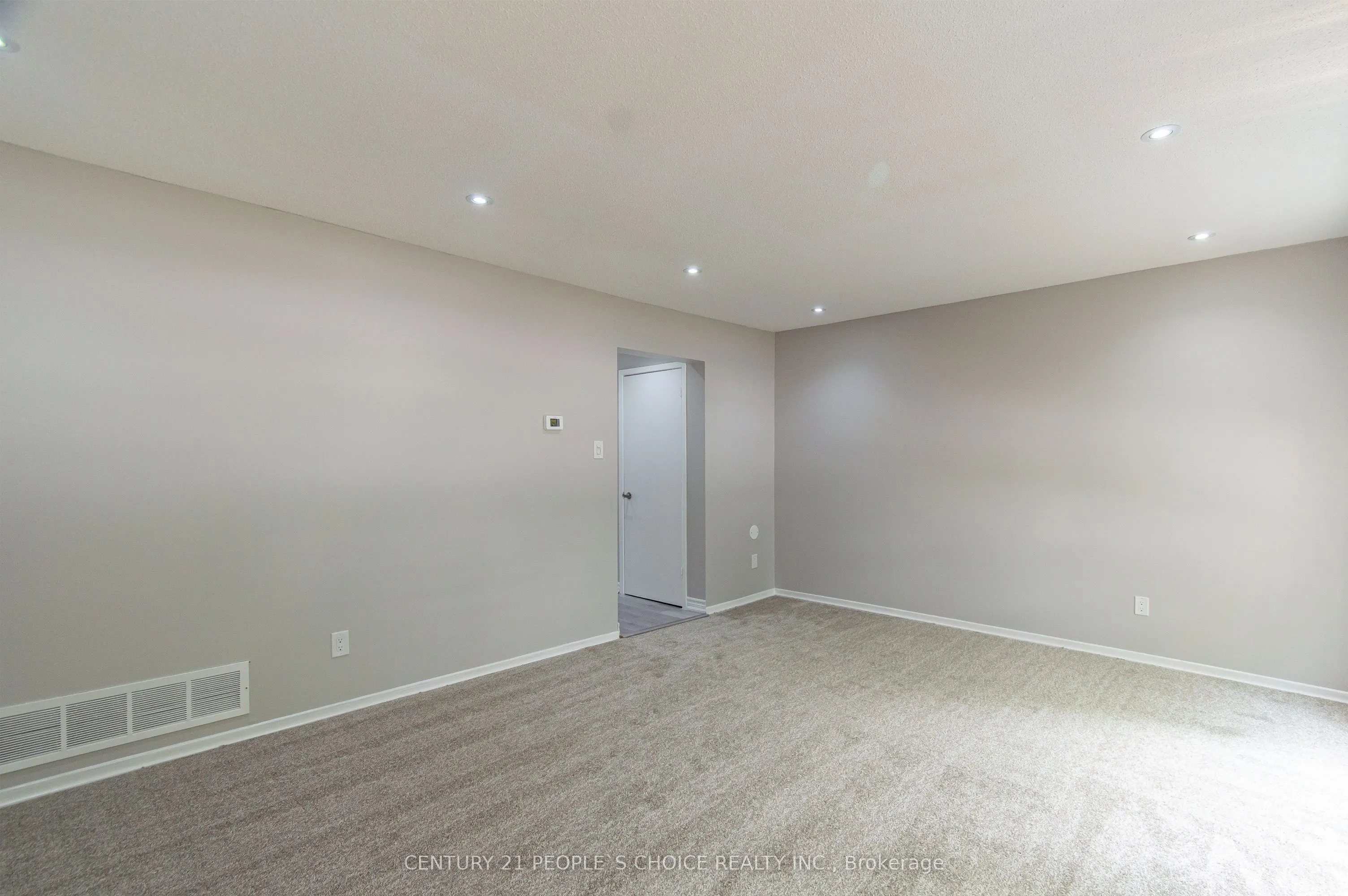 16 Franklin Court, #11