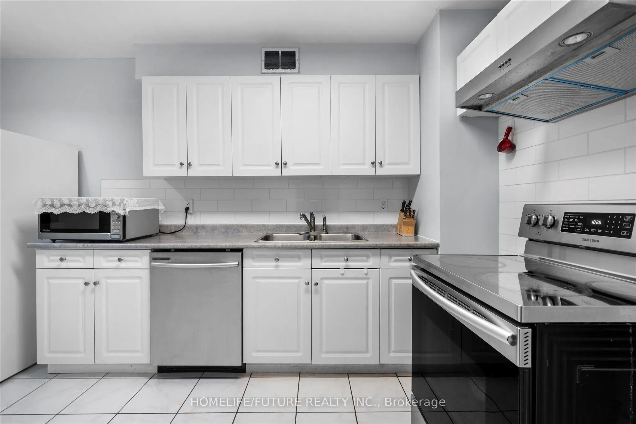 25 Four Winds Drive, #712