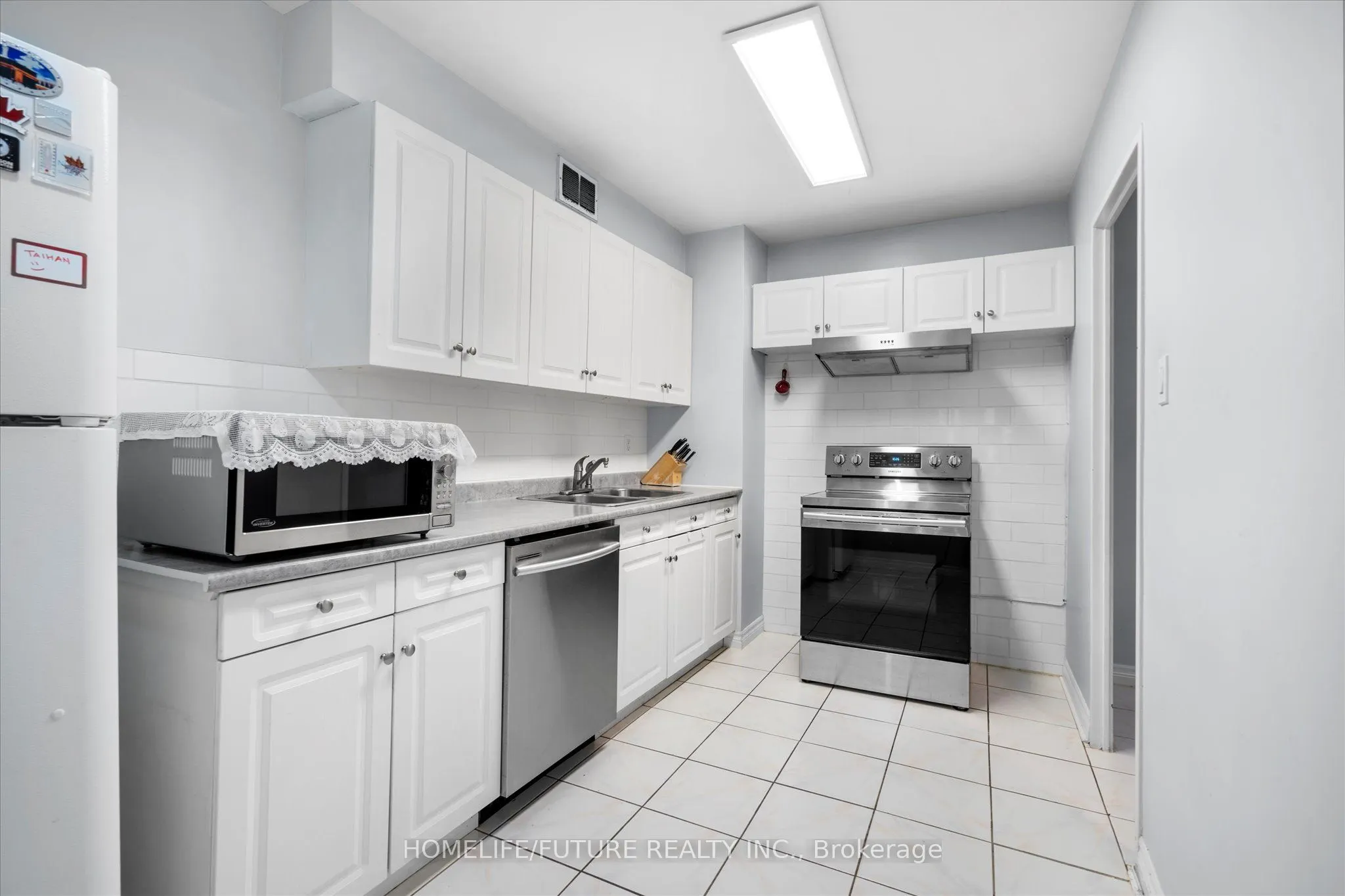 25 Four Winds Drive, #712