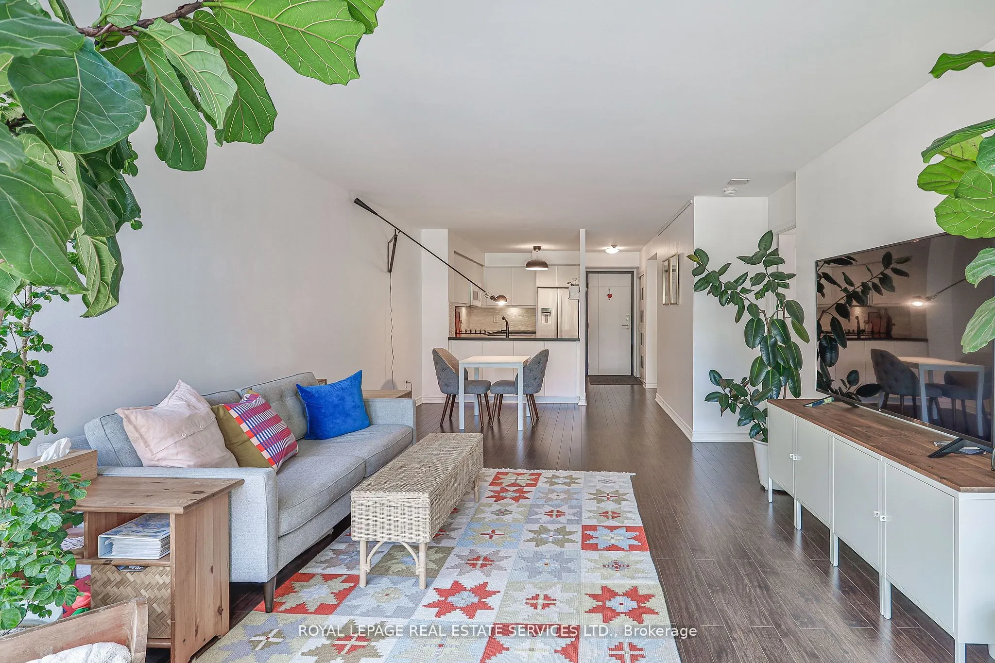 2267 Lakeshore Boulevard W, #216