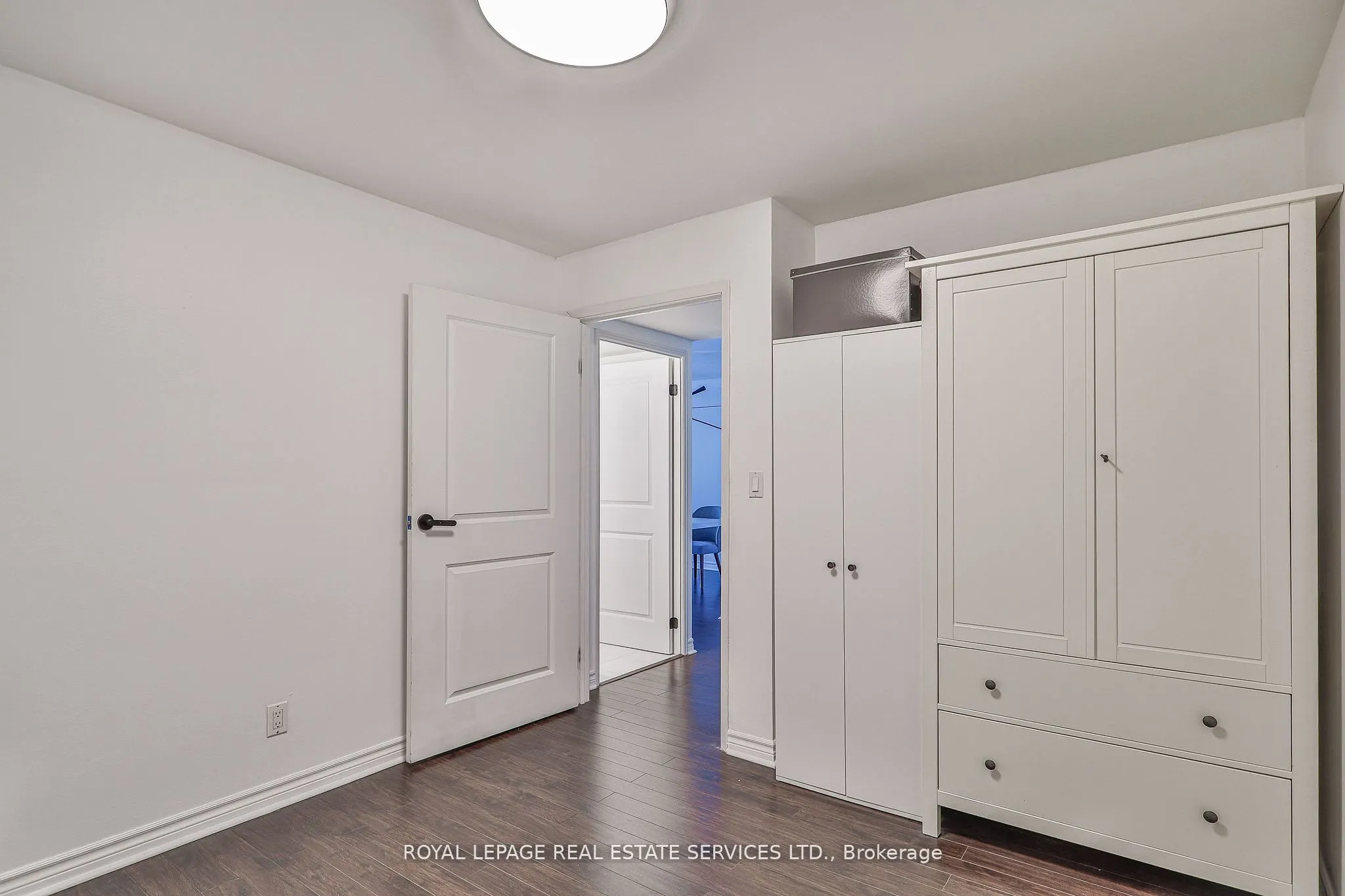 2267 Lakeshore Boulevard W, #216