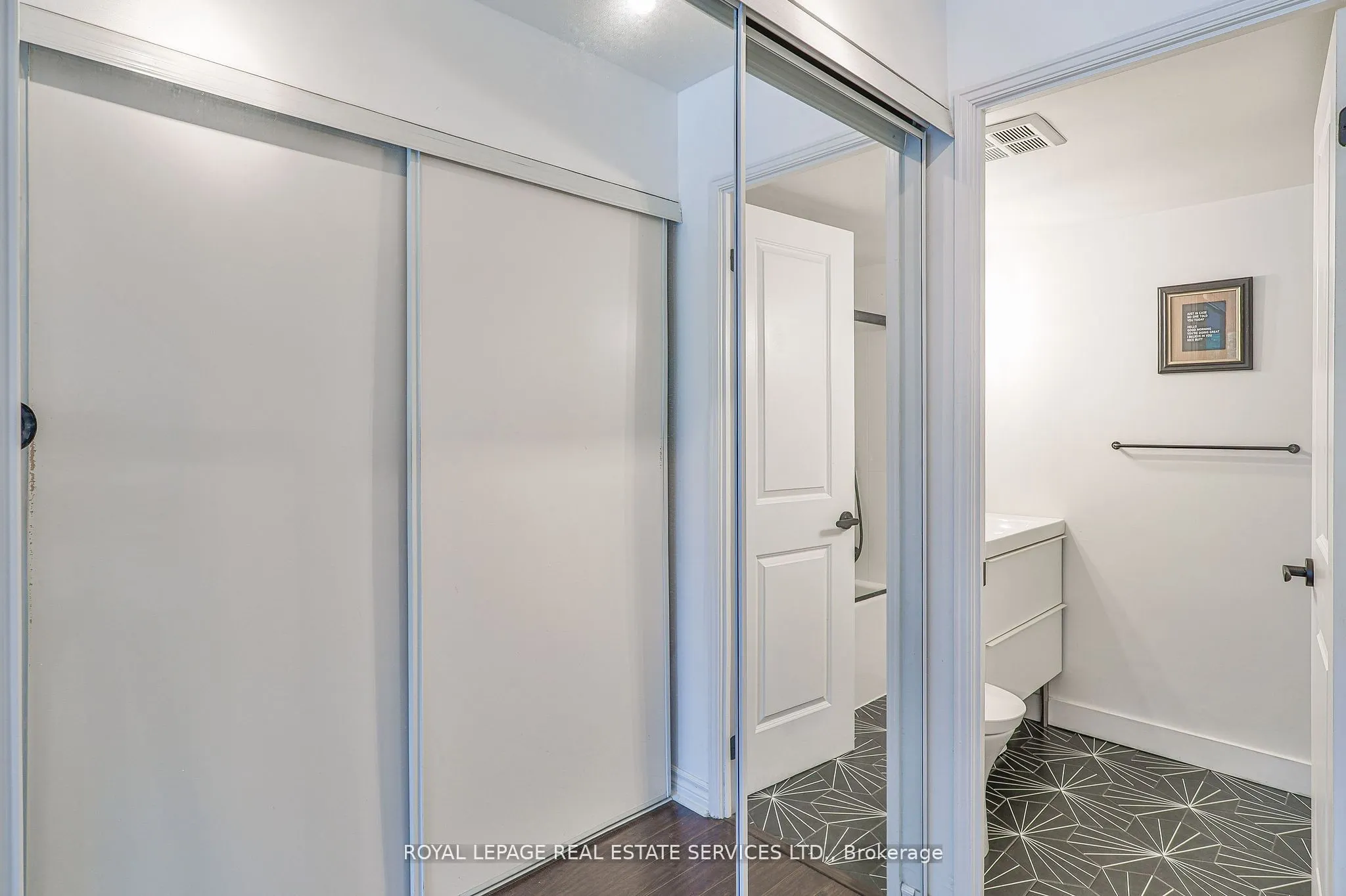 2267 Lakeshore Boulevard W, #216