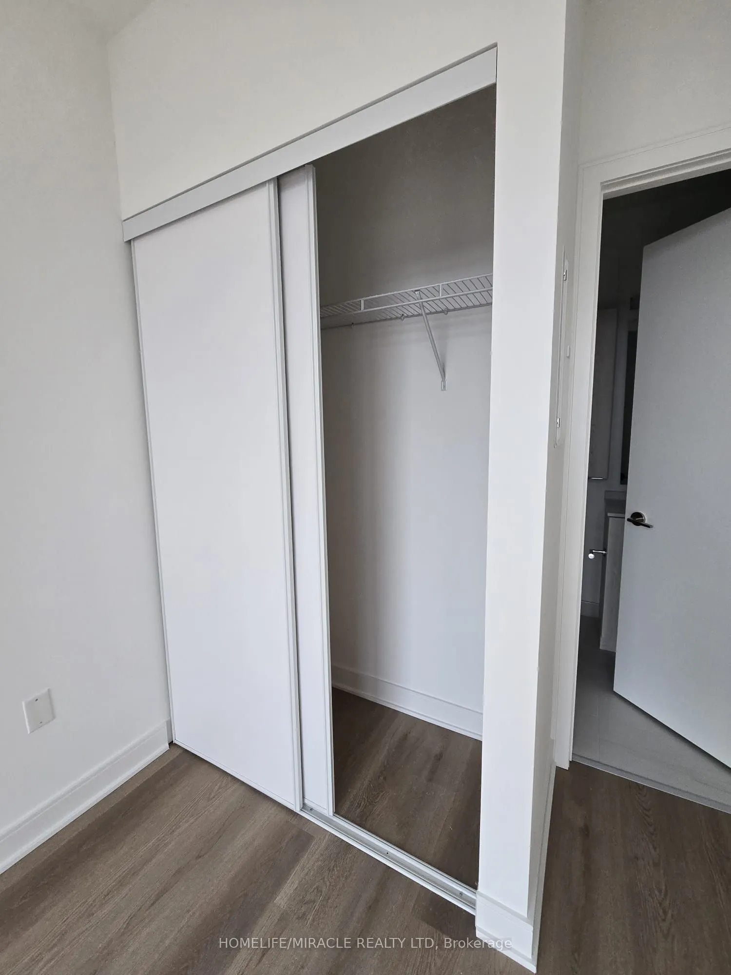 86 Dundas Street E, #1715