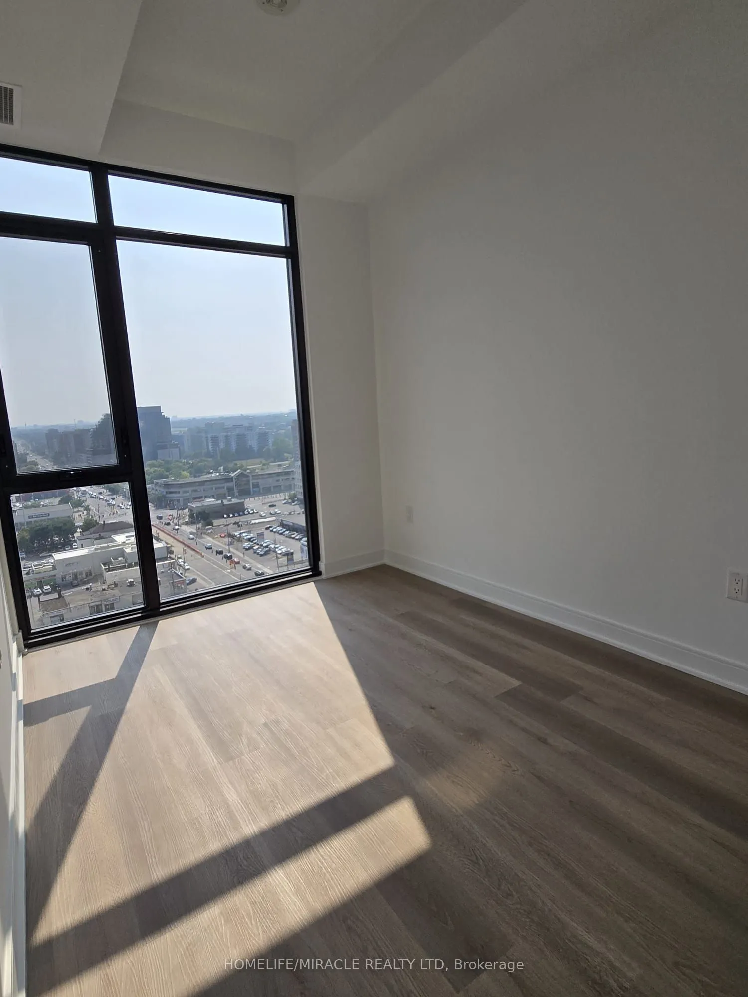 86 Dundas Street E, #1715