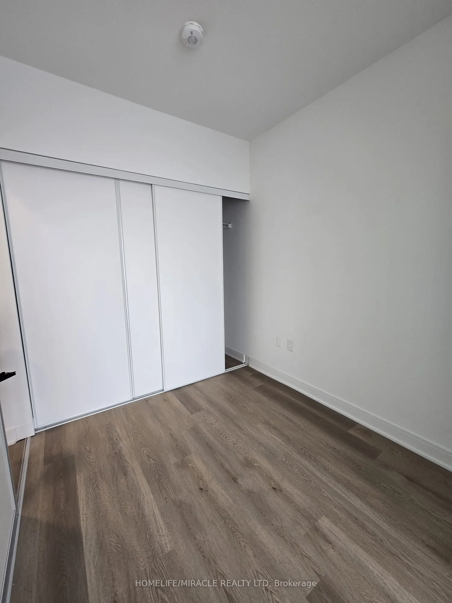 86 Dundas Street E, #1715