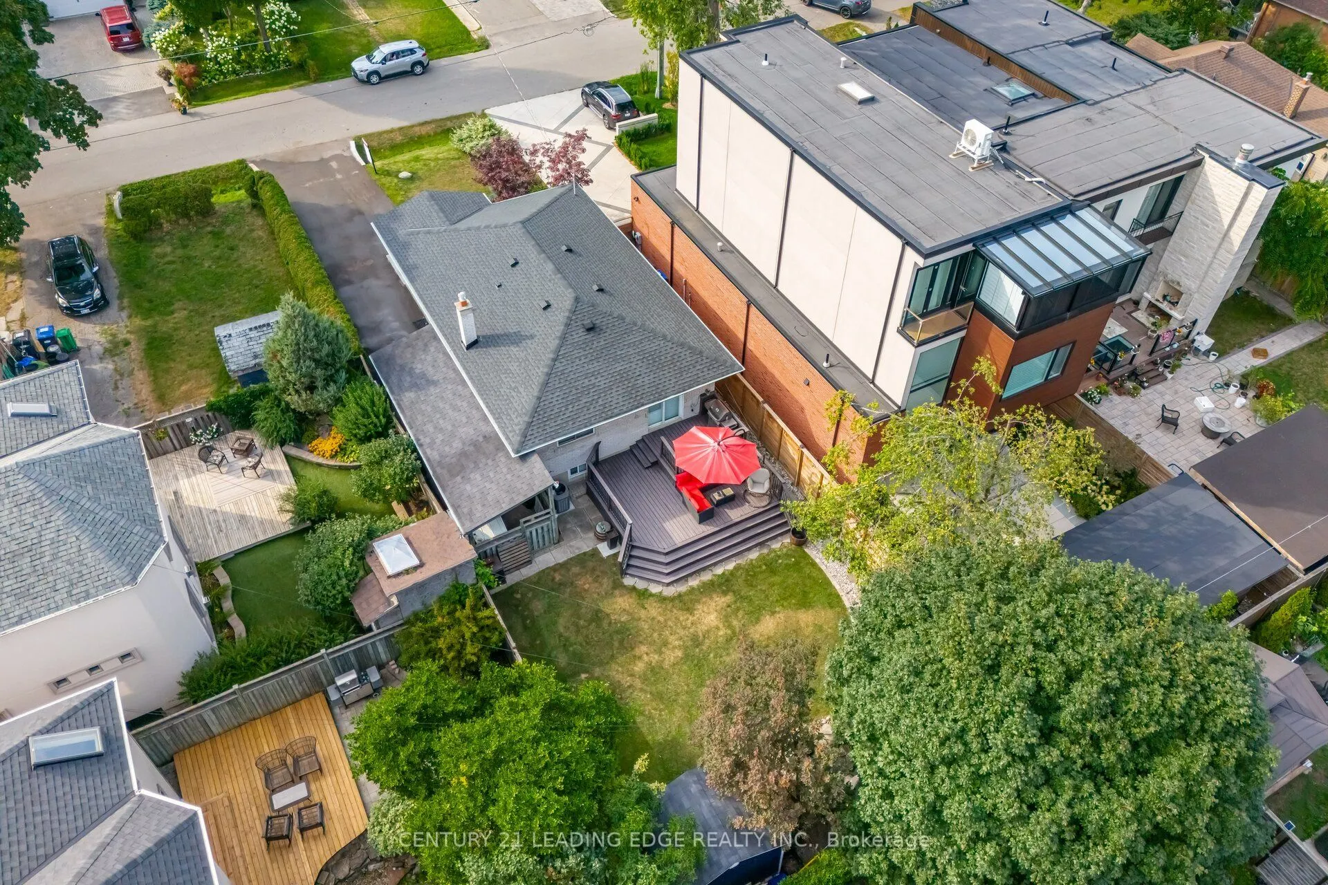 586 Curzon Avenue