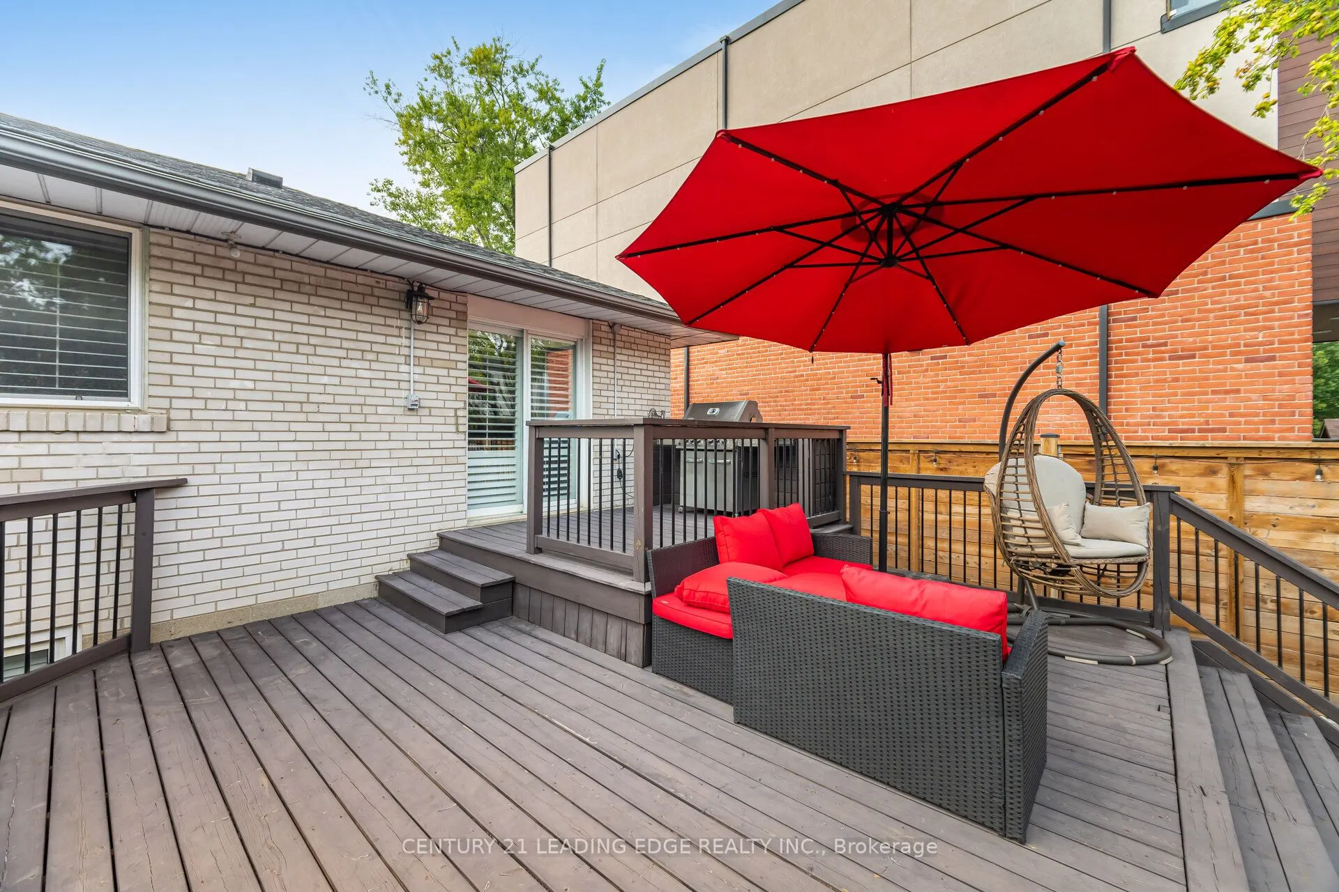 586 Curzon Avenue