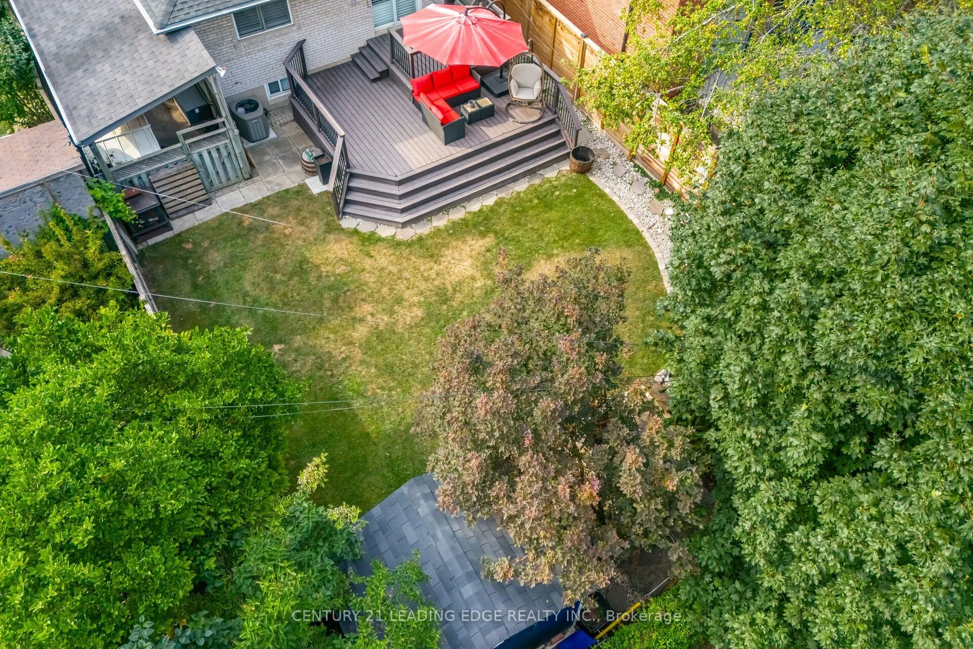 586 Curzon Avenue
