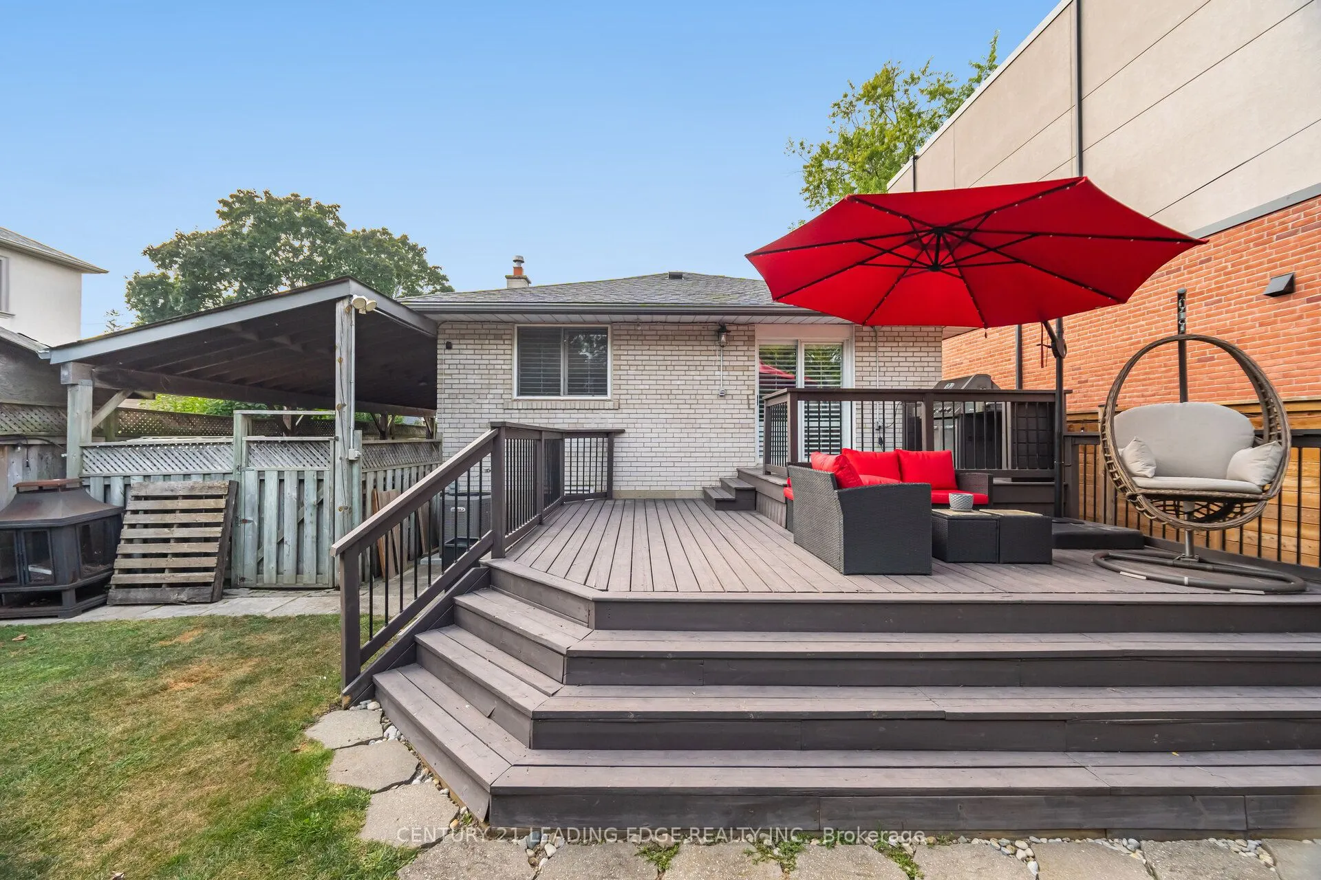 586 Curzon Avenue