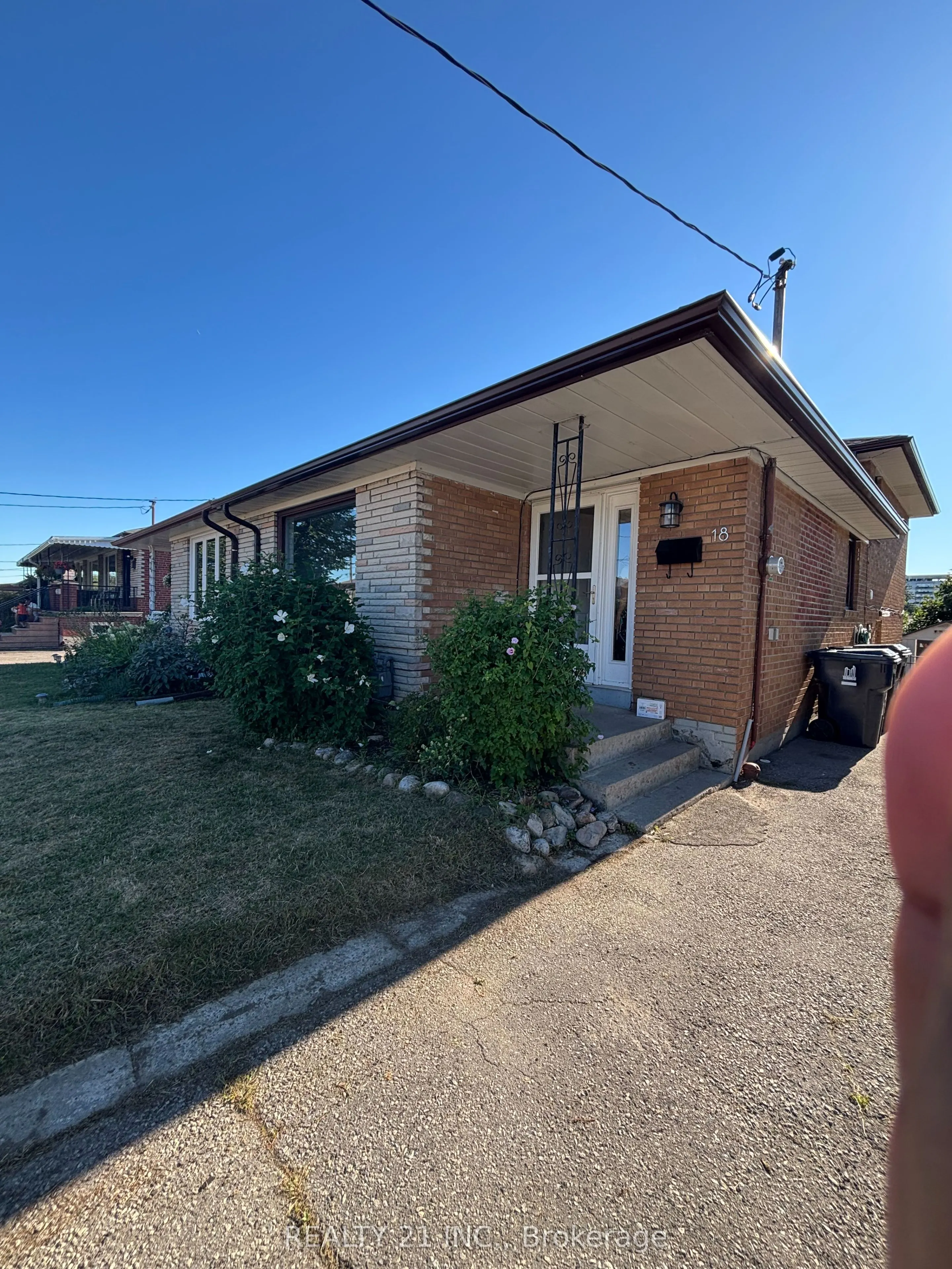 18 Whitbread Crescent