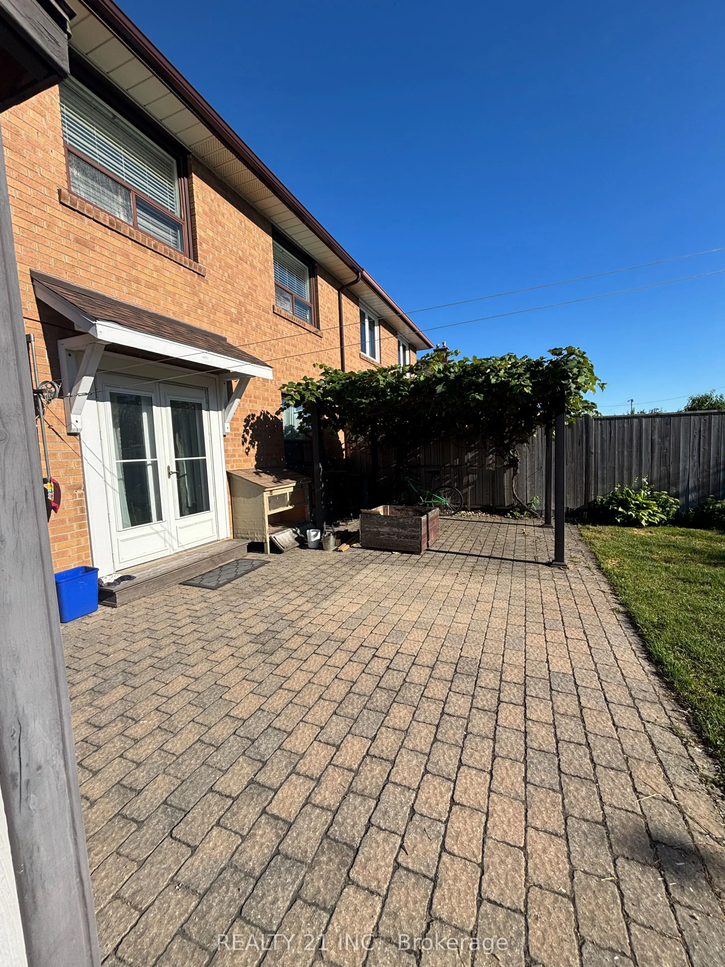 18 Whitbread Crescent