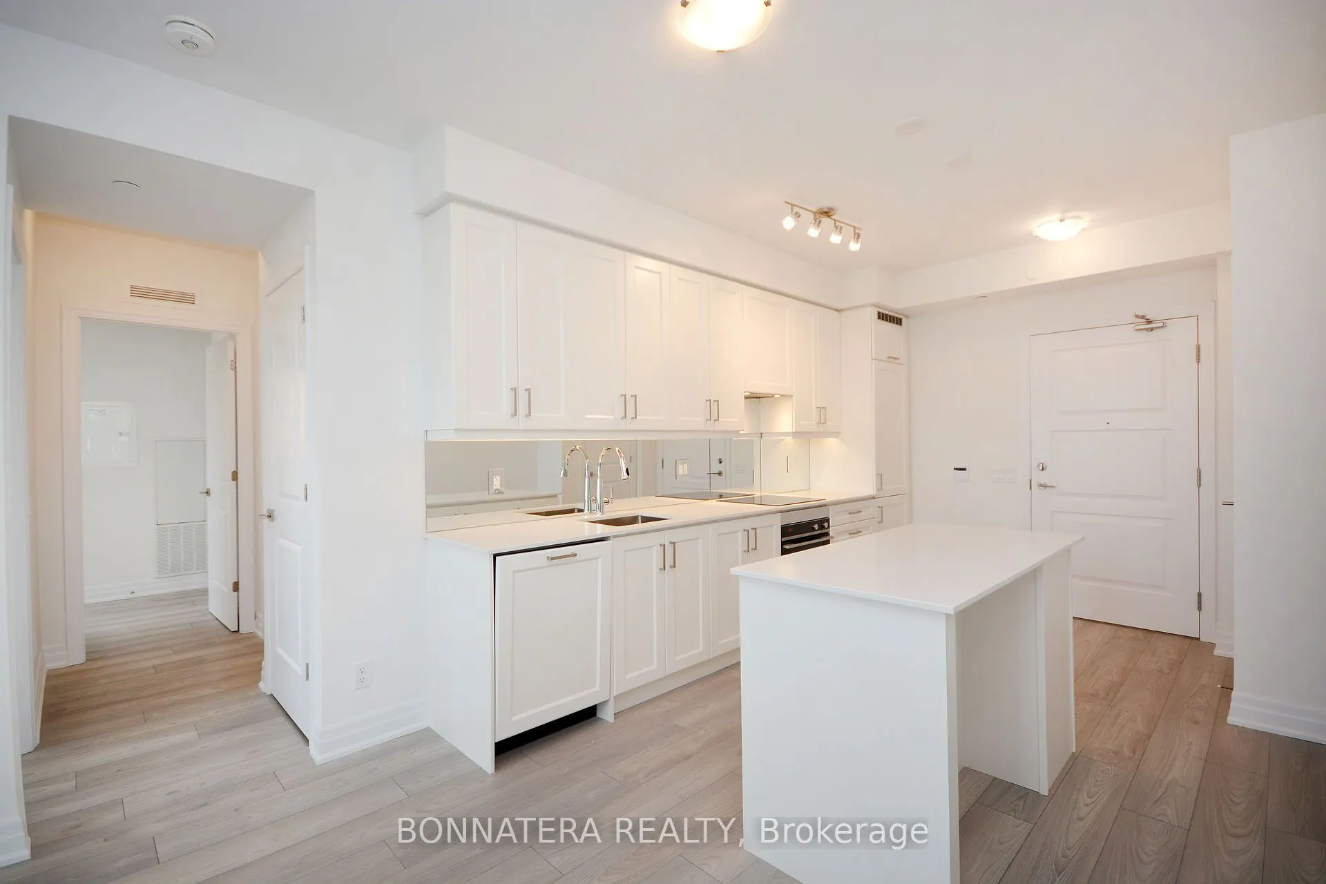 36 Elm Drive W, #809