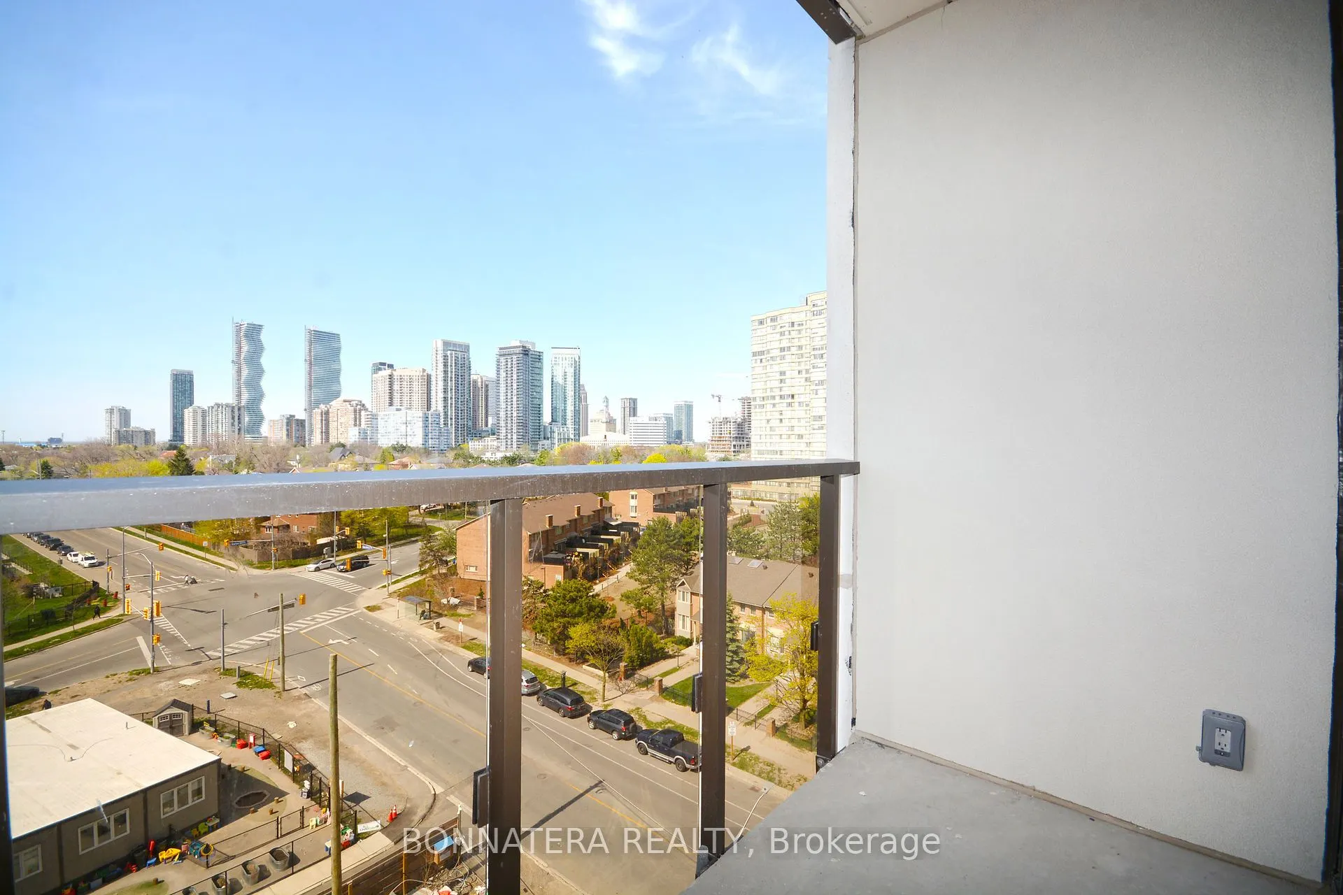36 Elm Drive W, #809