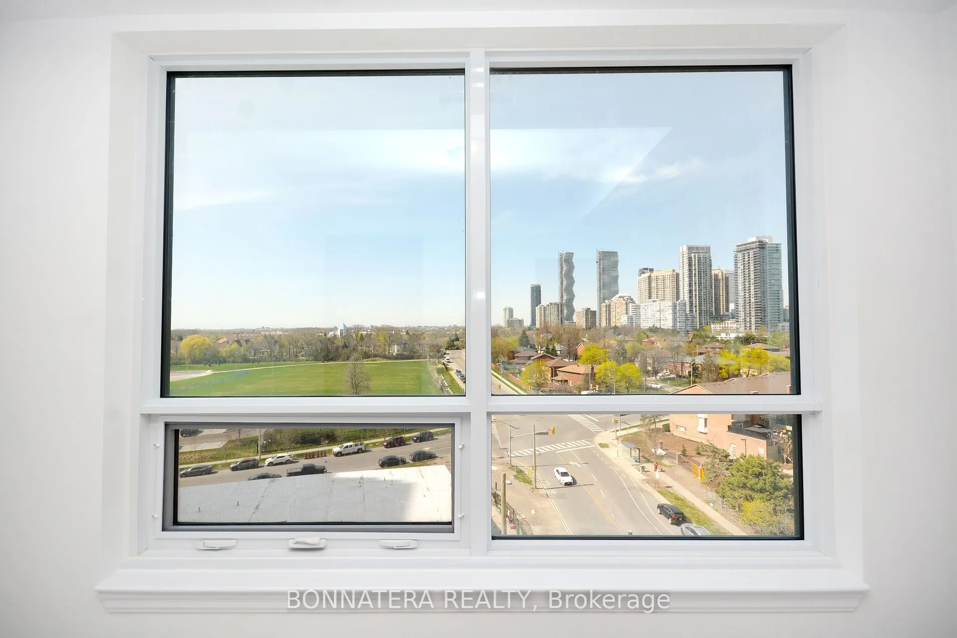 36 Elm Drive W, #809