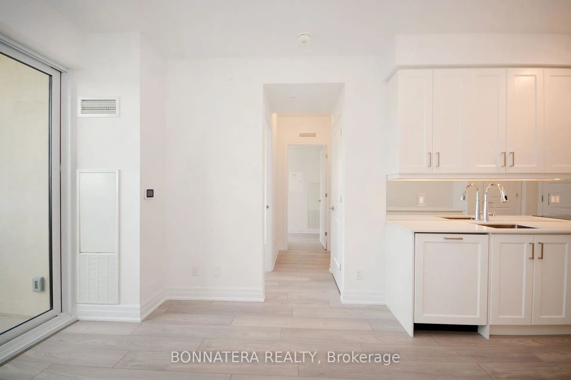 36 Elm Drive W, #809