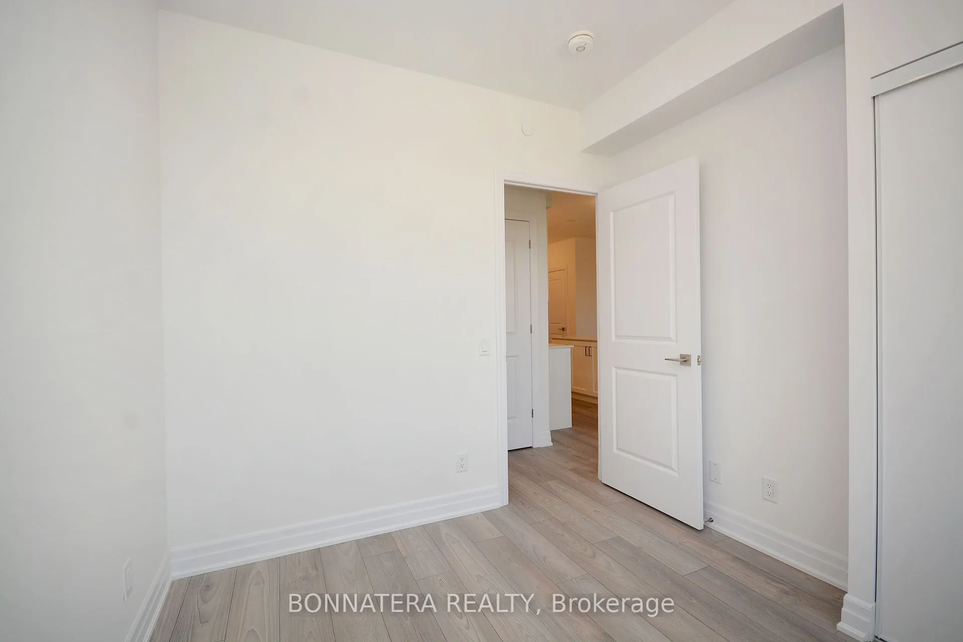 36 Elm Drive W, #809
