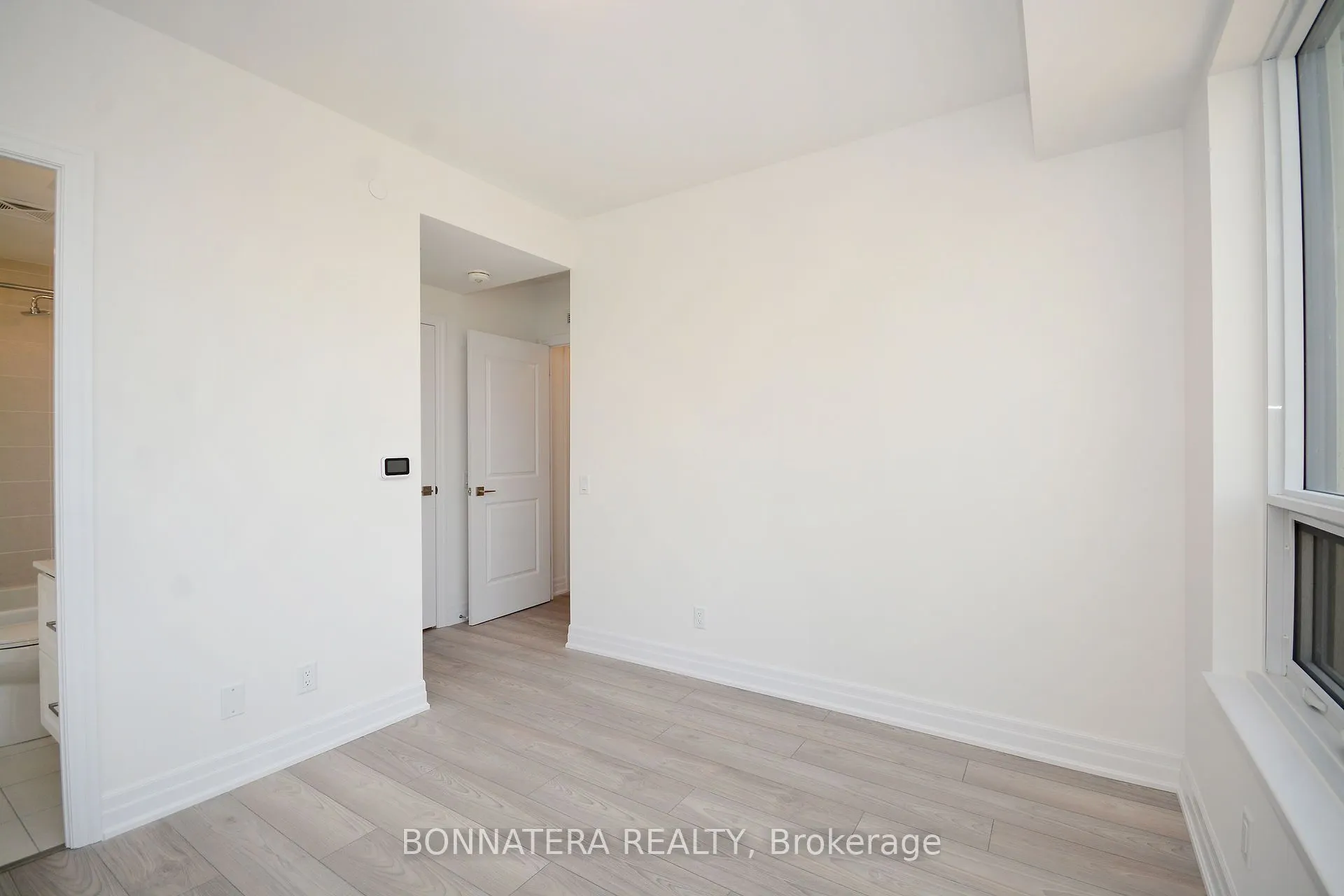 36 Elm Drive W, #809