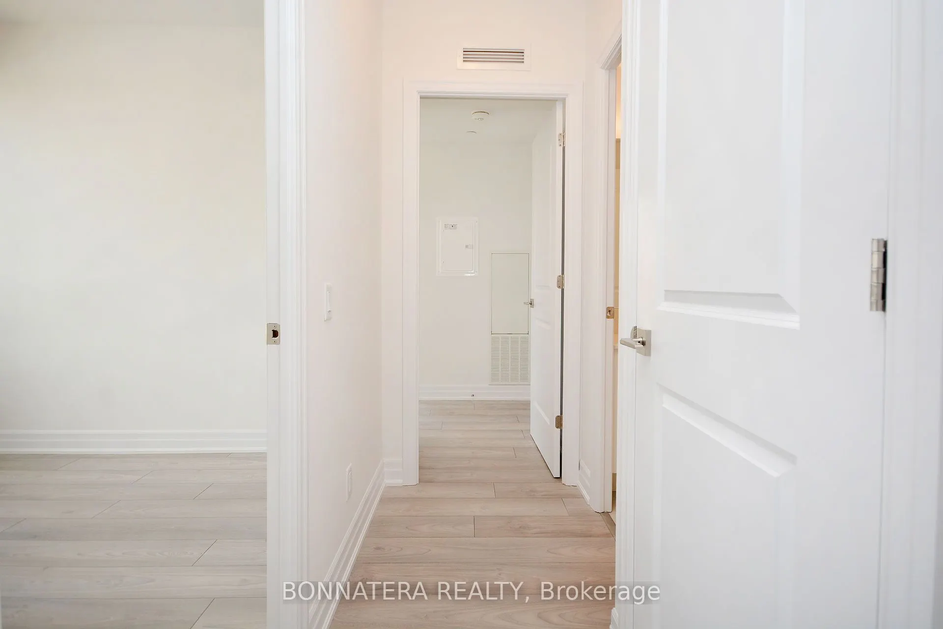 36 Elm Drive W, #809