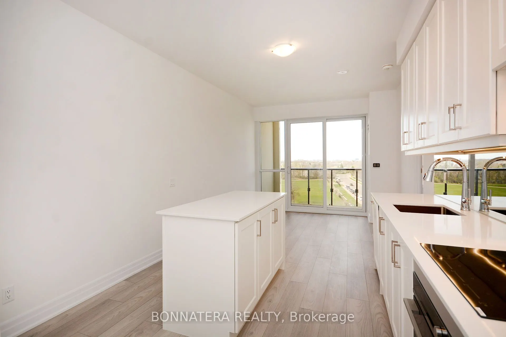 36 Elm Drive W, #809