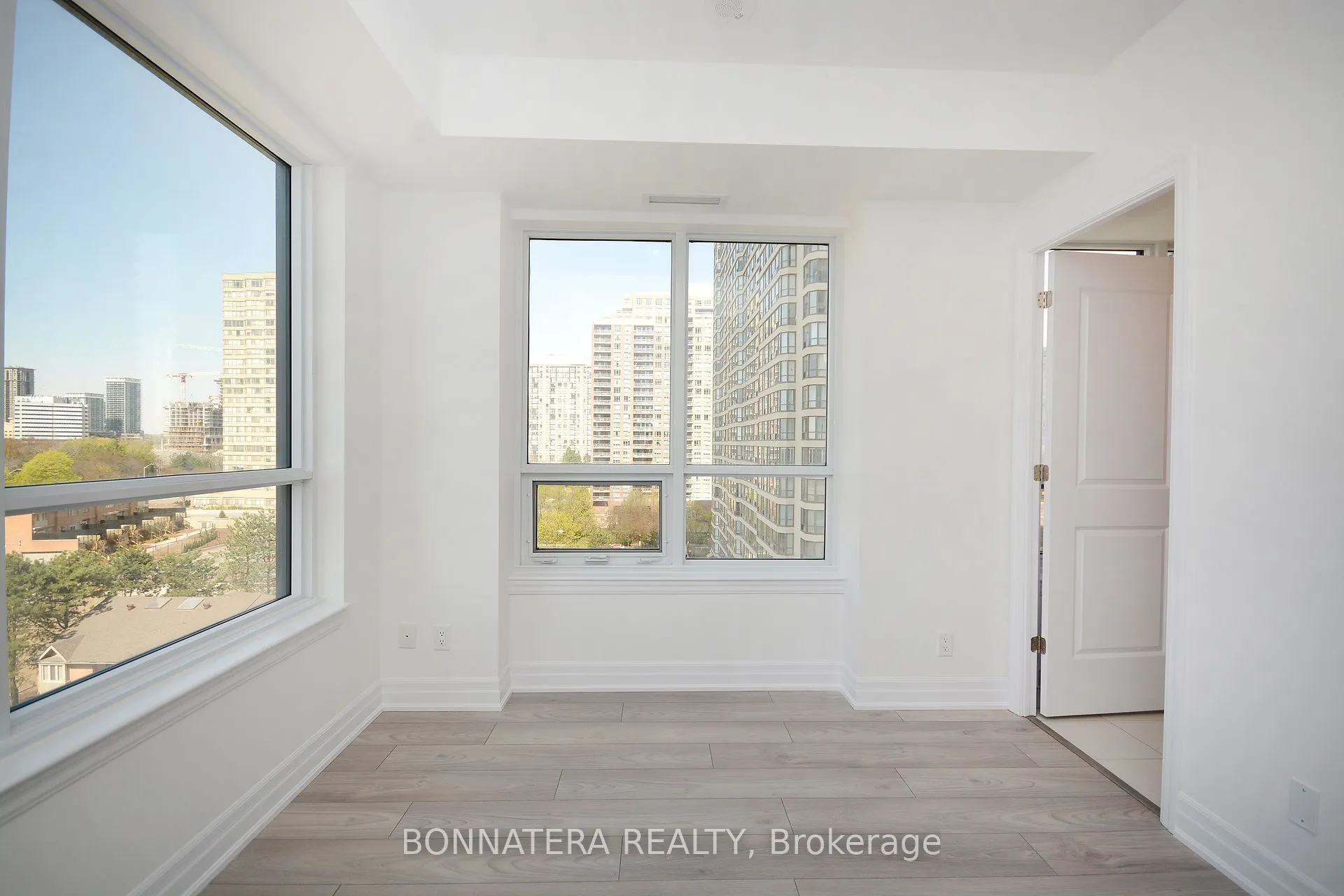 36 Elm Drive W, #809