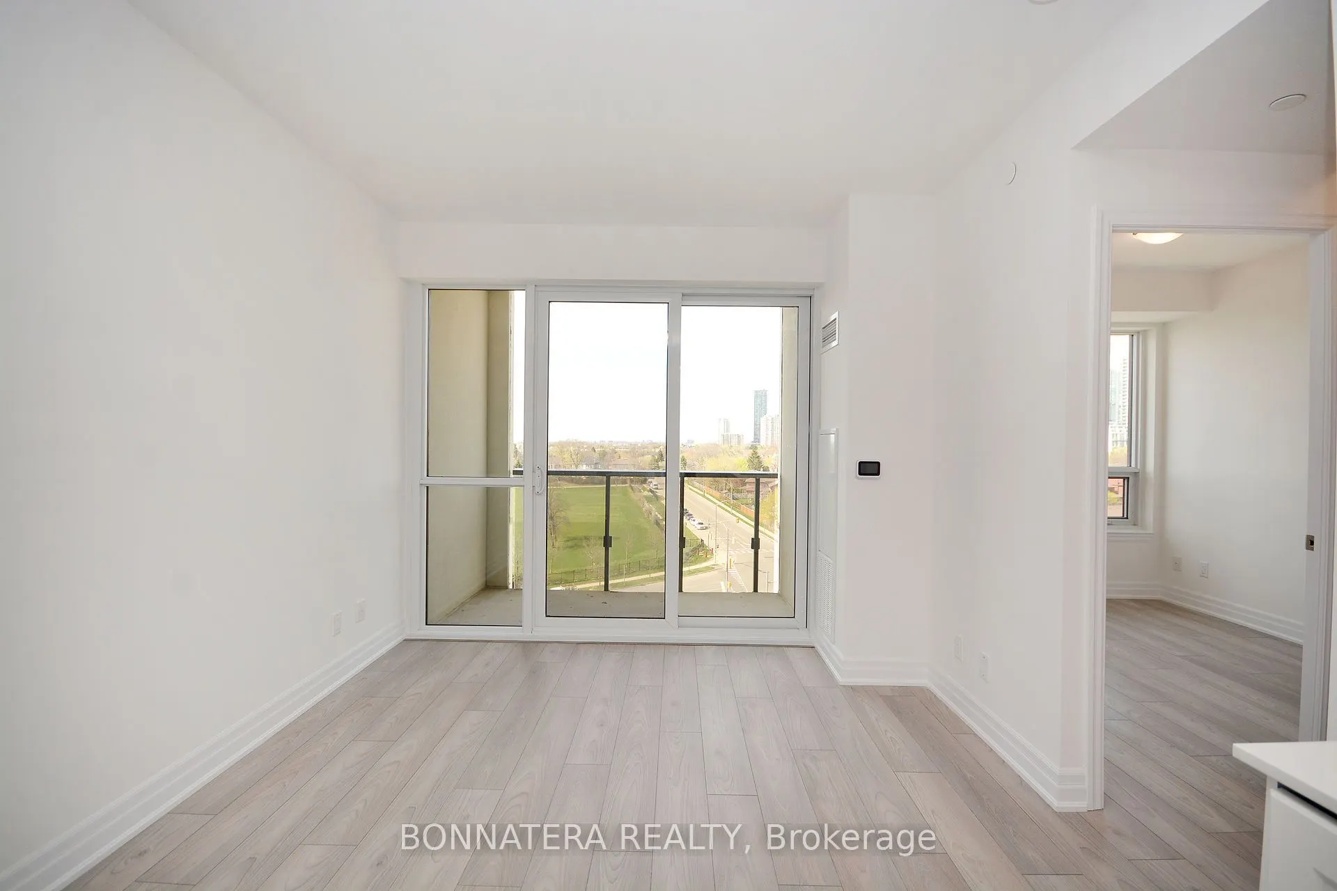 36 Elm Drive W, #809