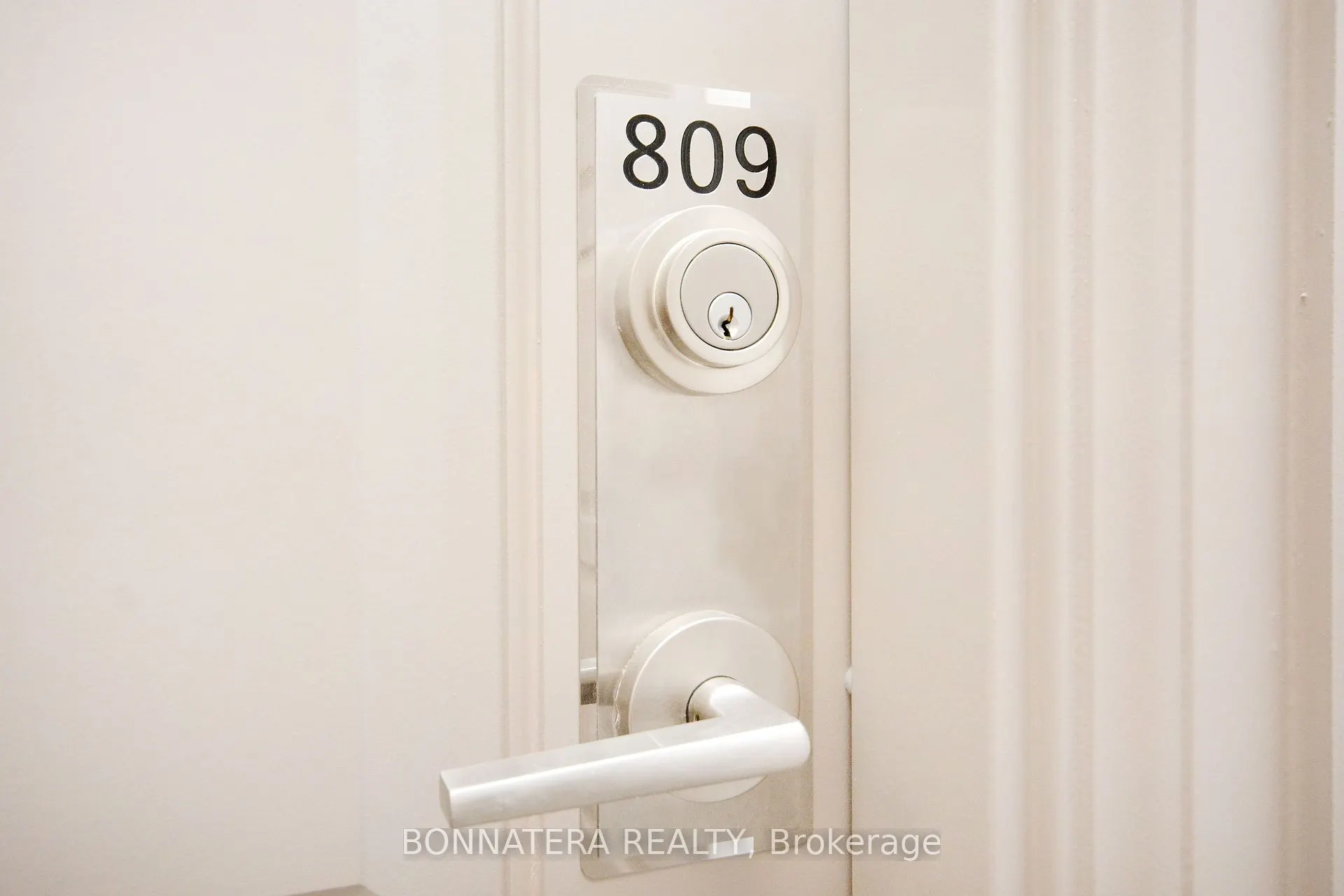36 Elm Drive W, #809