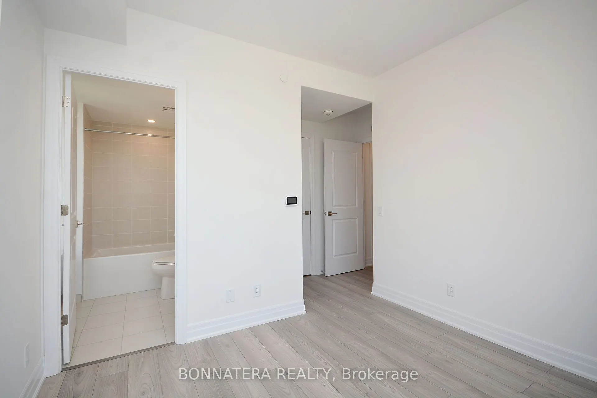 36 Elm Drive W, #809