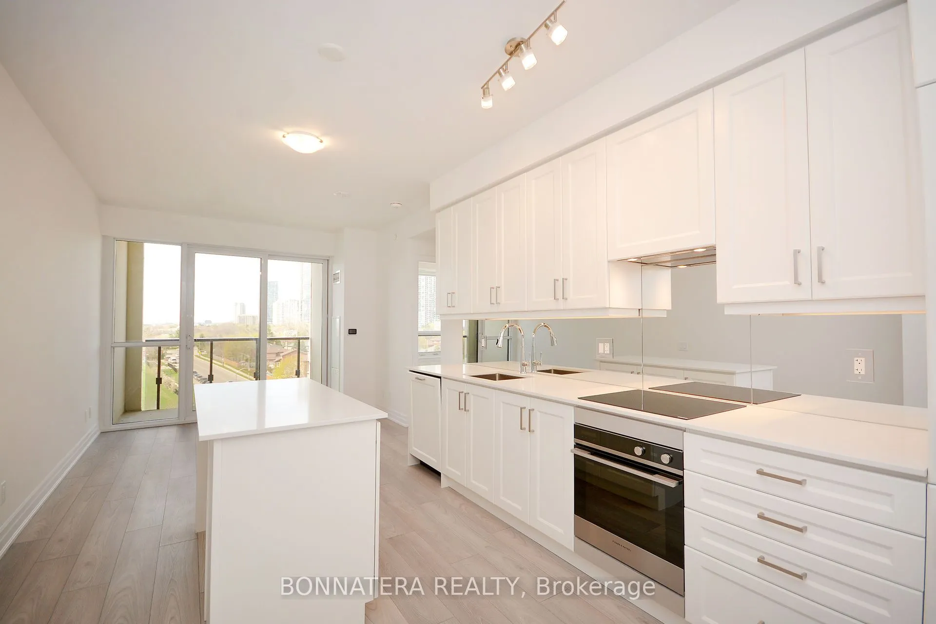 36 Elm Drive W, #809