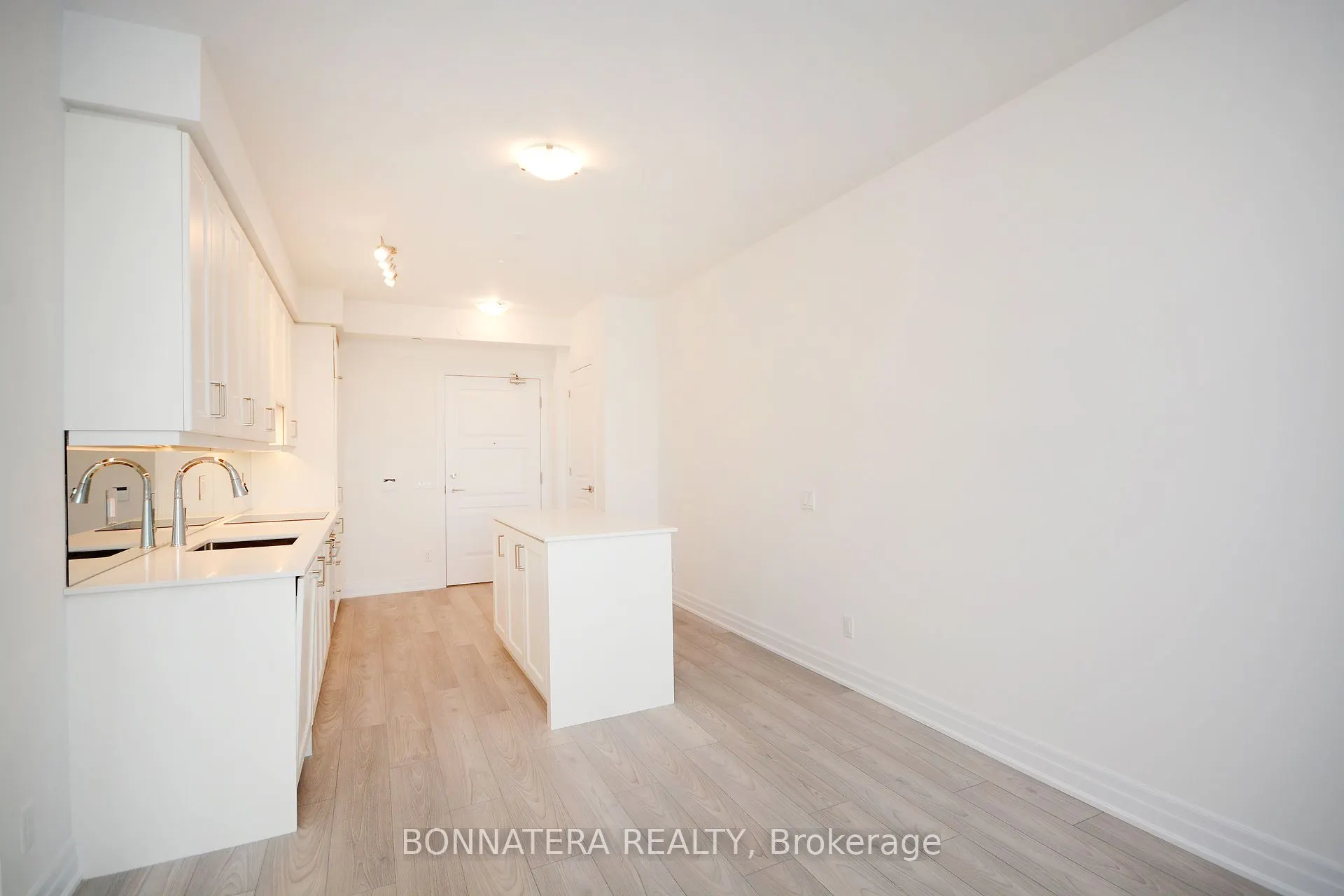 36 Elm Drive W, #809