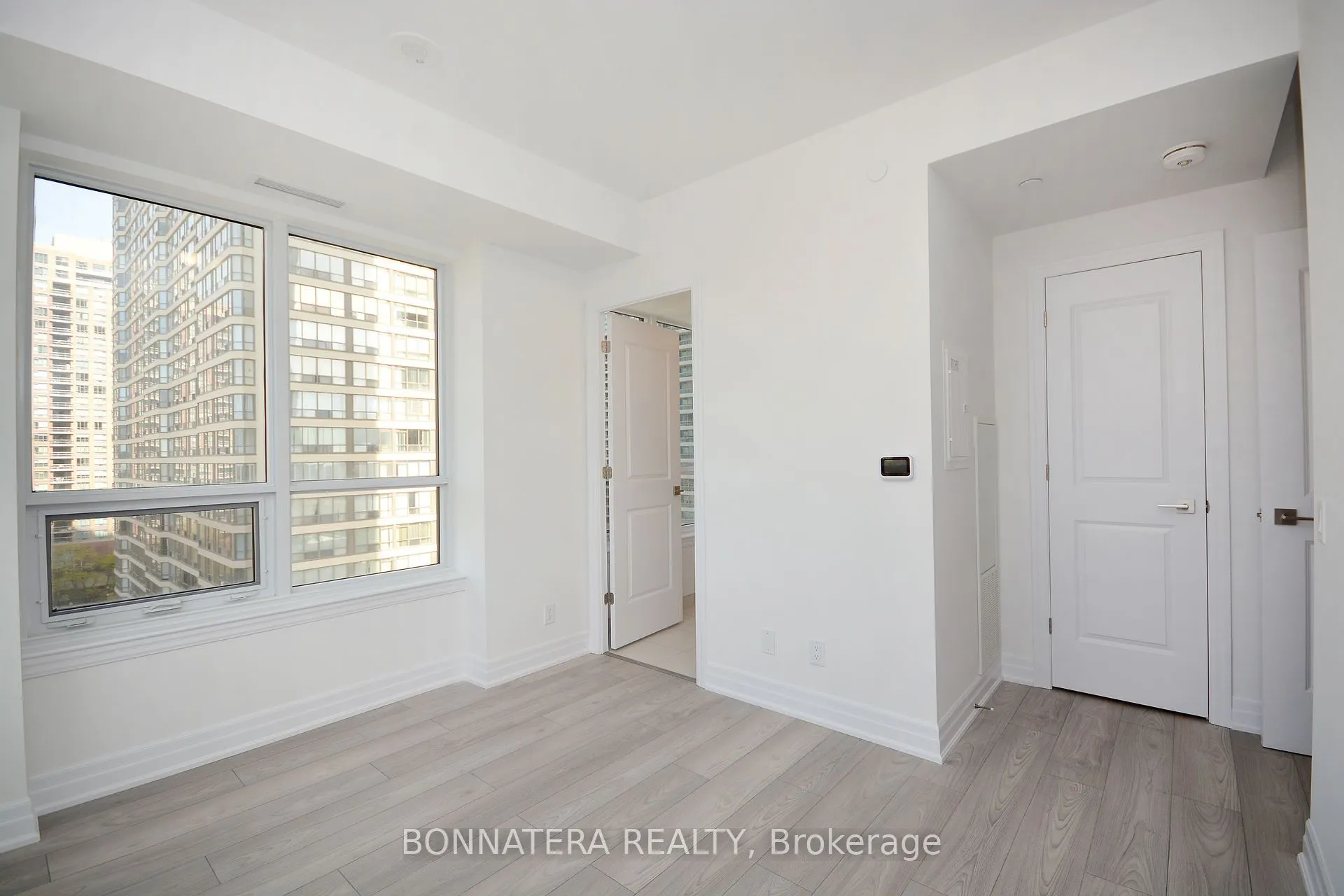 36 Elm Drive W, #809