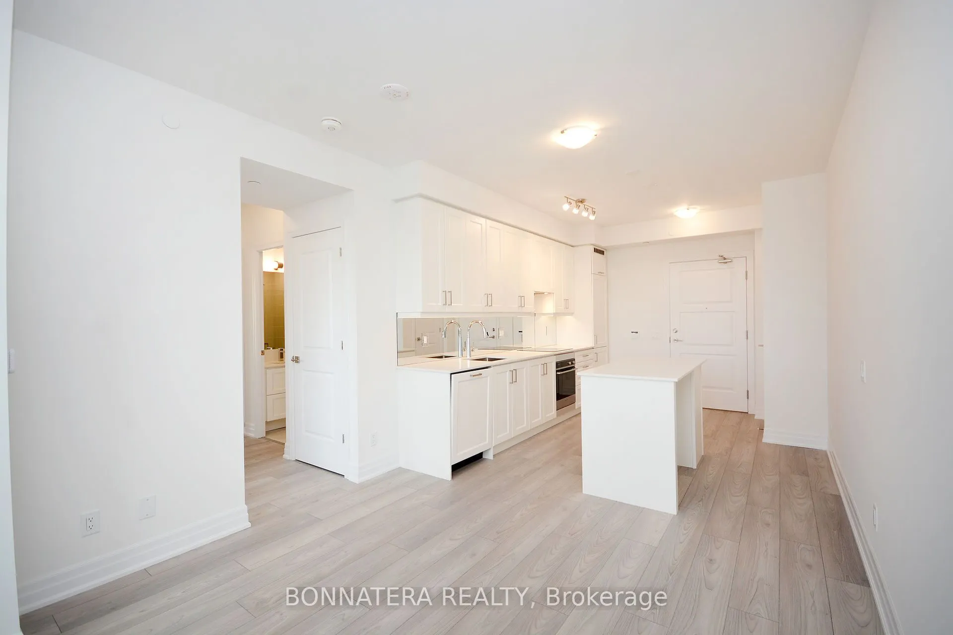 36 Elm Drive W, #809