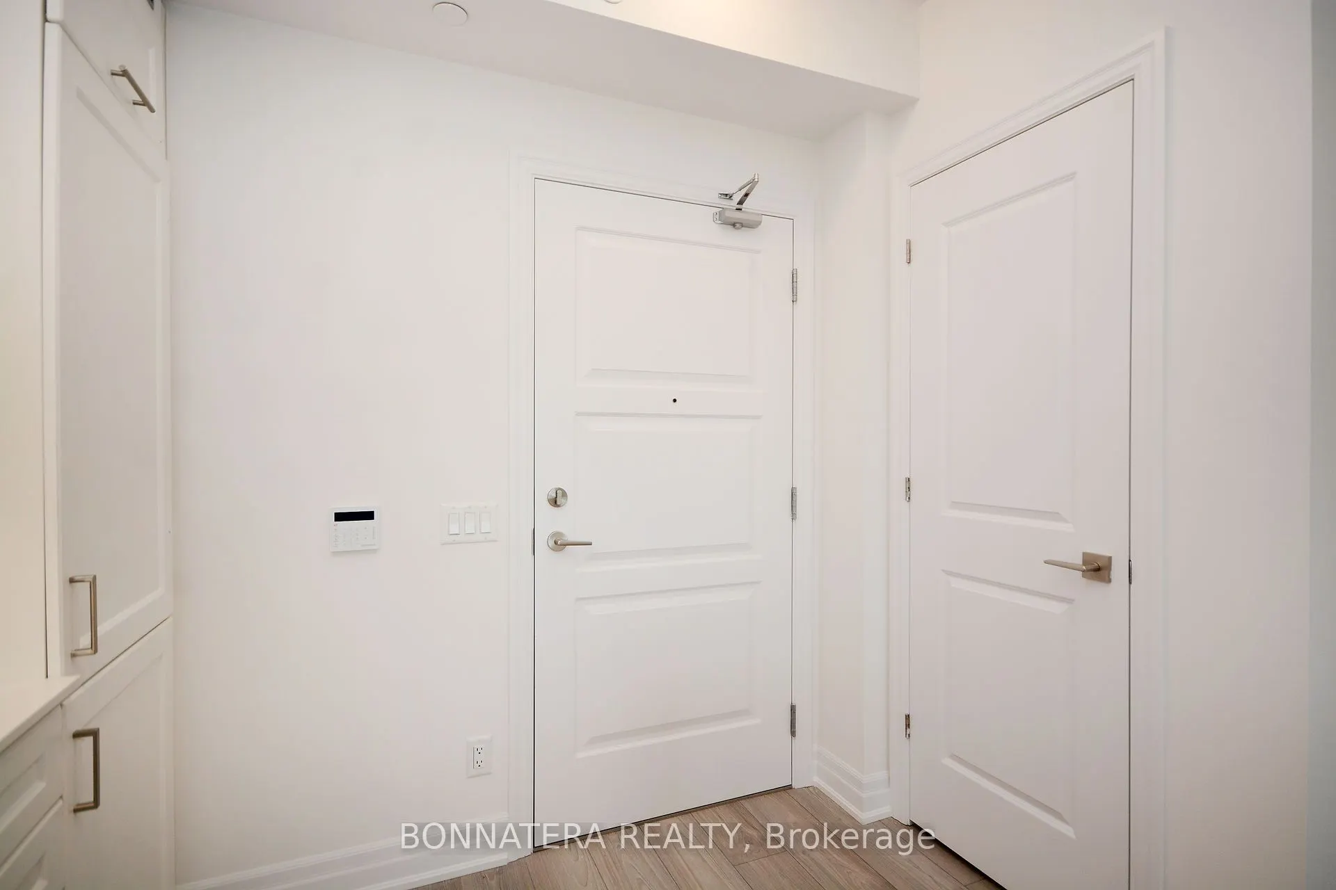 36 Elm Drive W, #809
