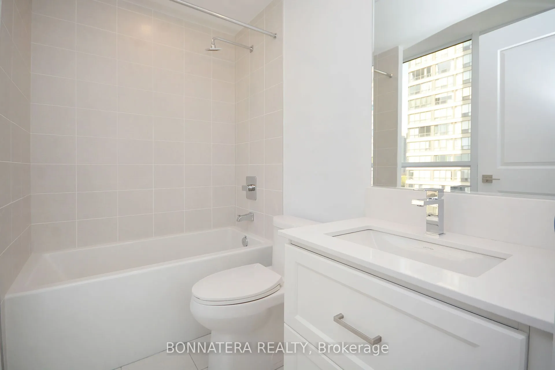 36 Elm Drive W, #809