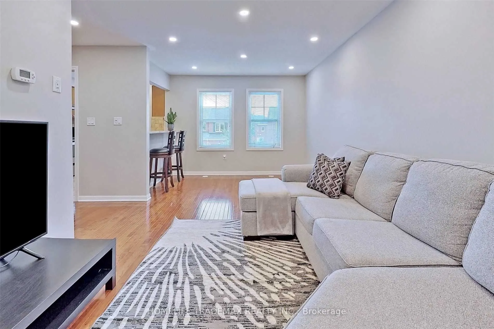 933 Hasselfeldt Heights