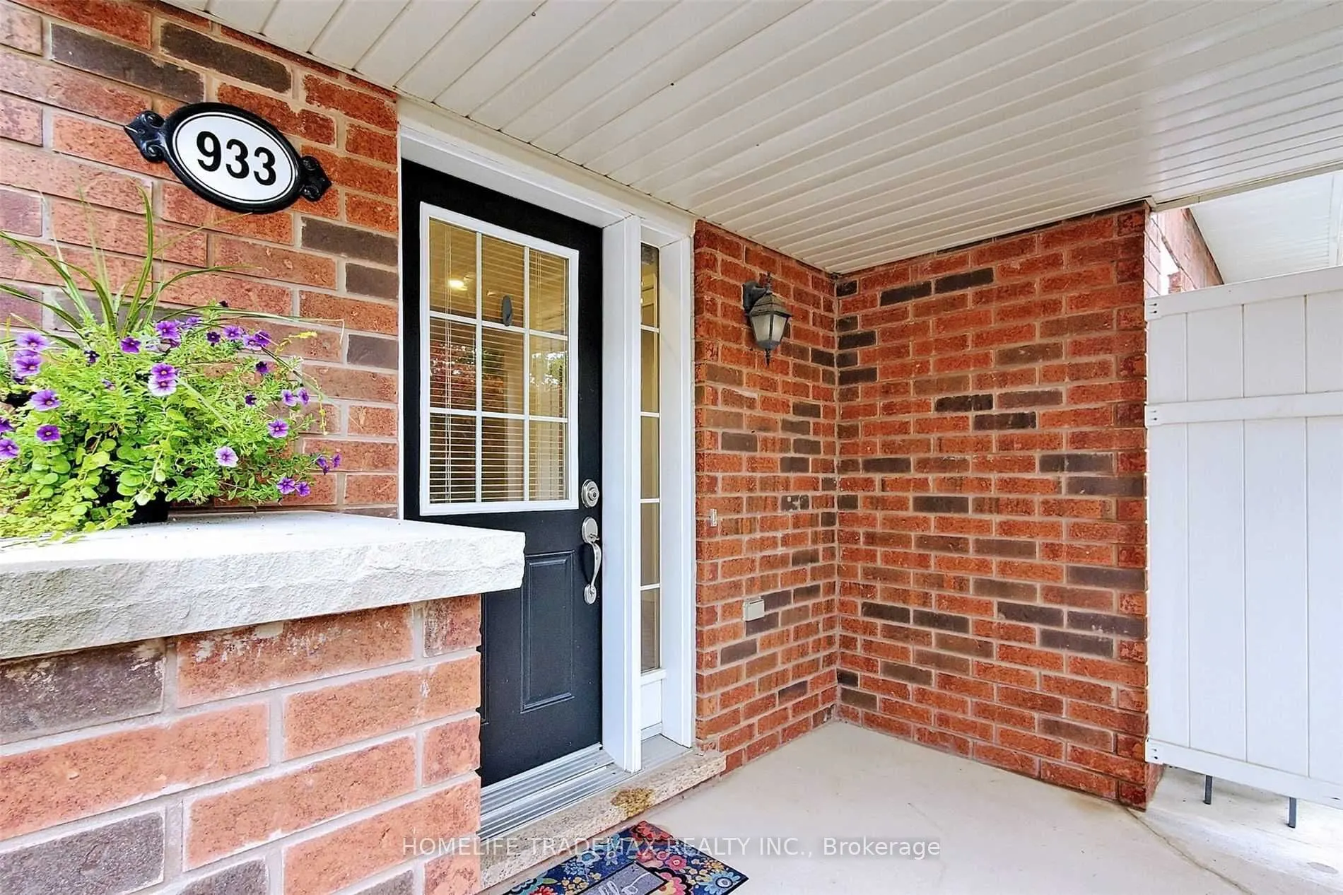 933 Hasselfeldt Heights