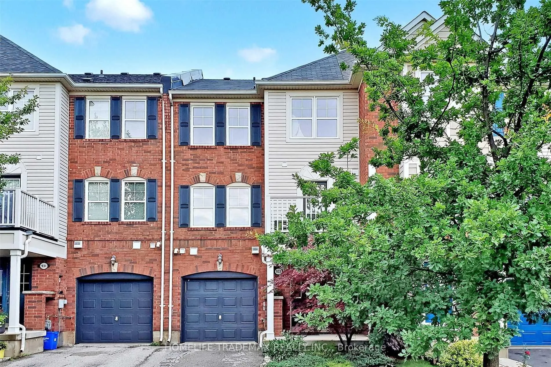 933 Hasselfeldt Heights