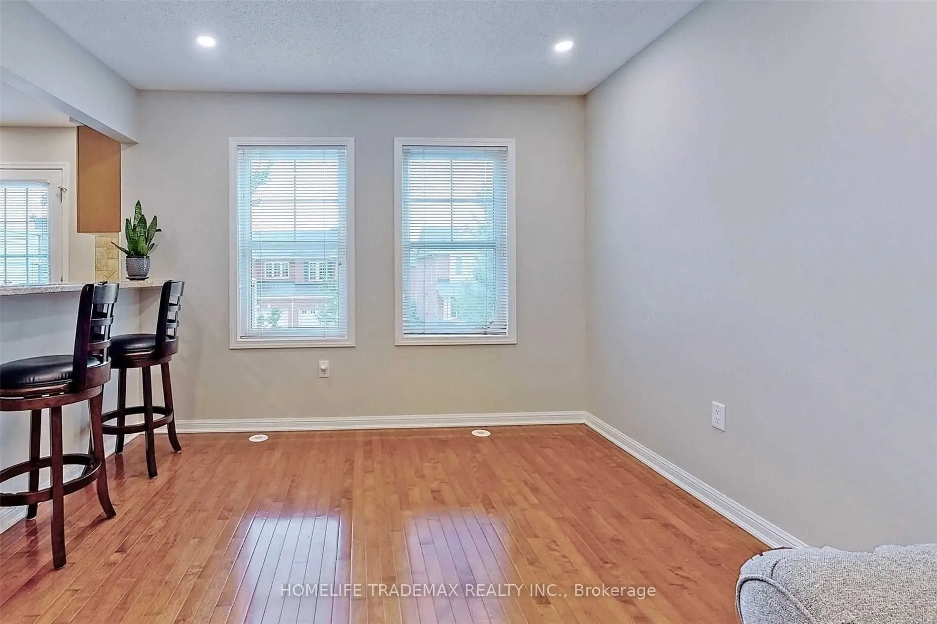 933 Hasselfeldt Heights