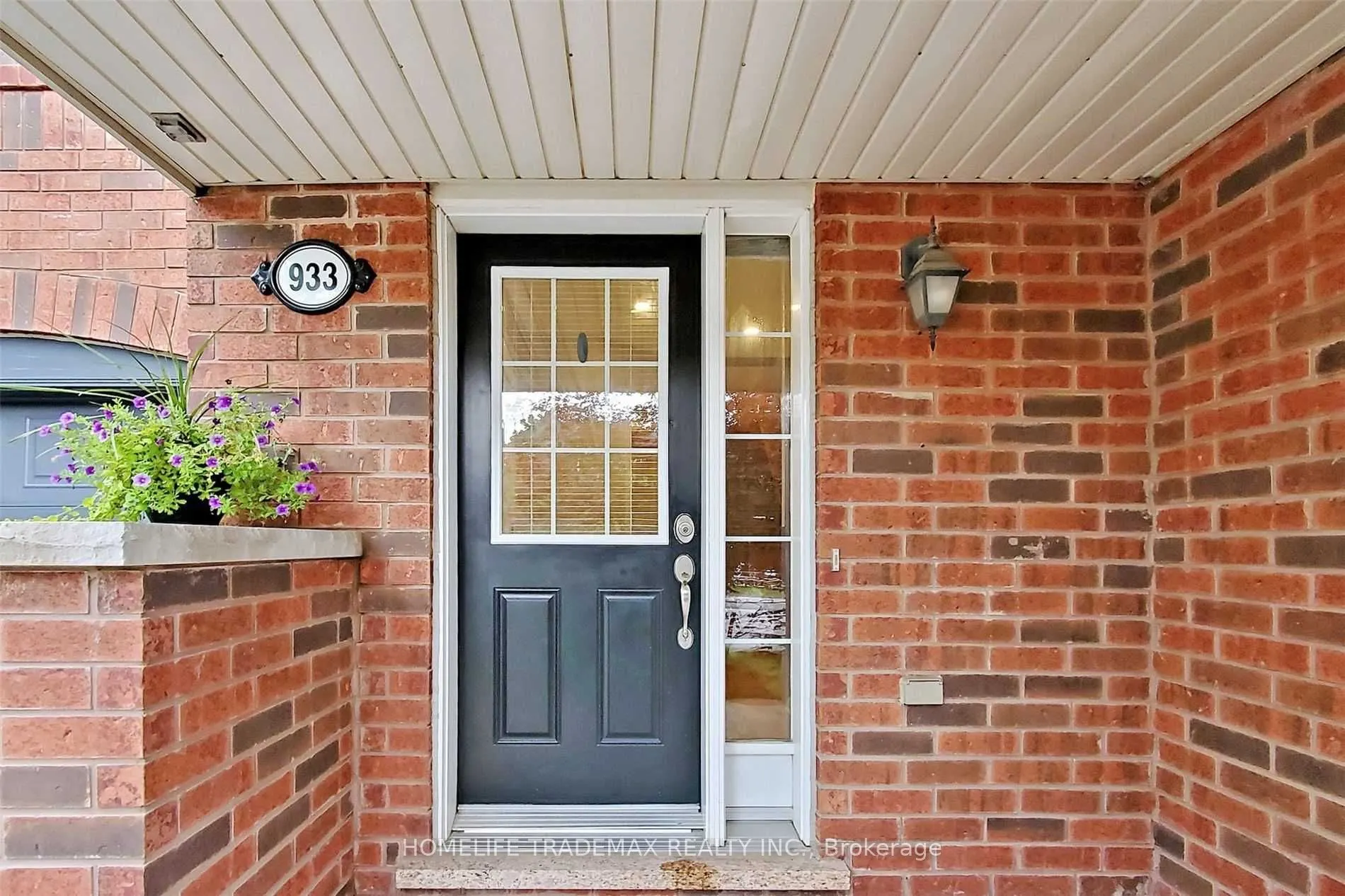 933 Hasselfeldt Heights