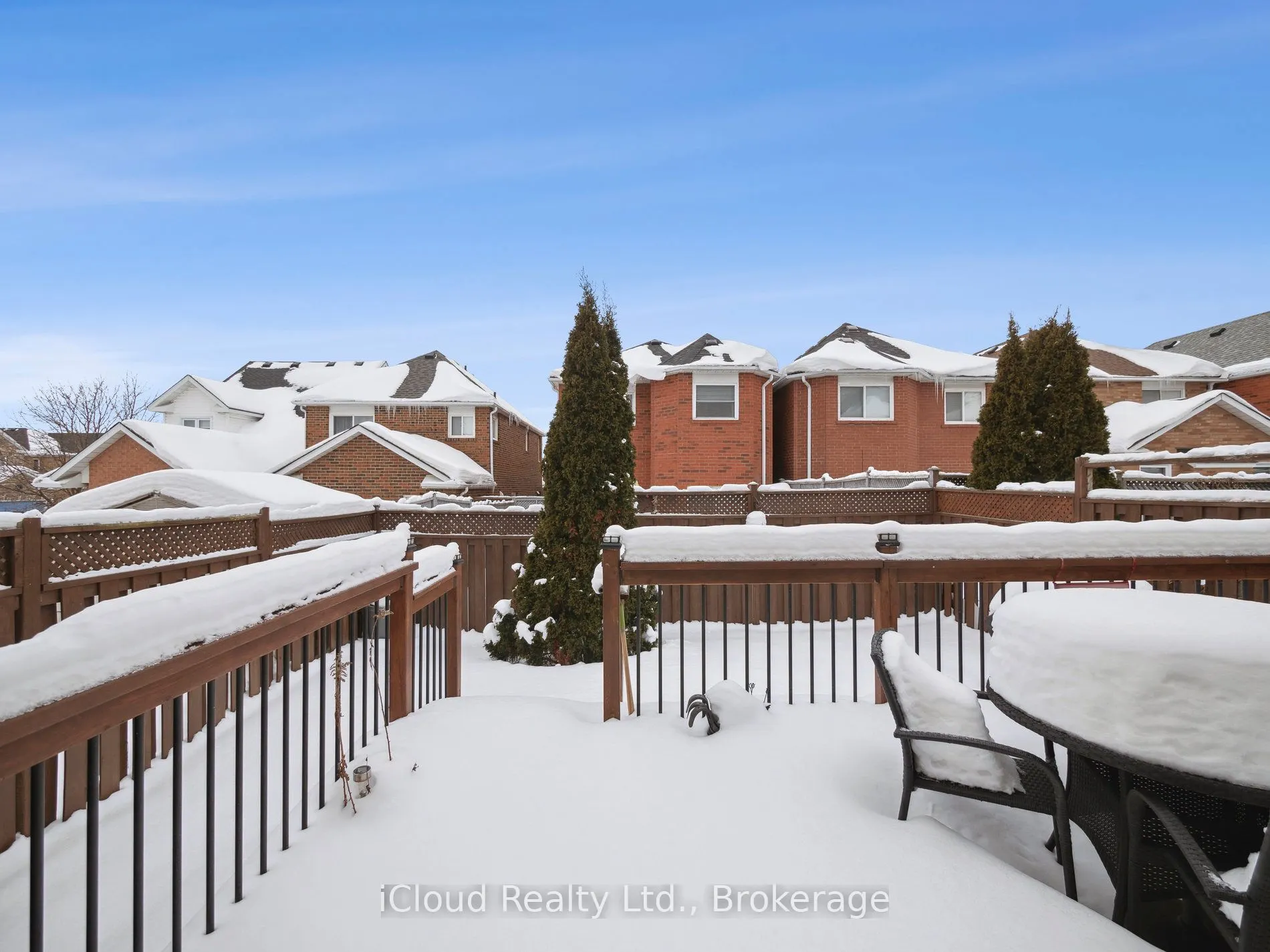 424 Jay Crescent