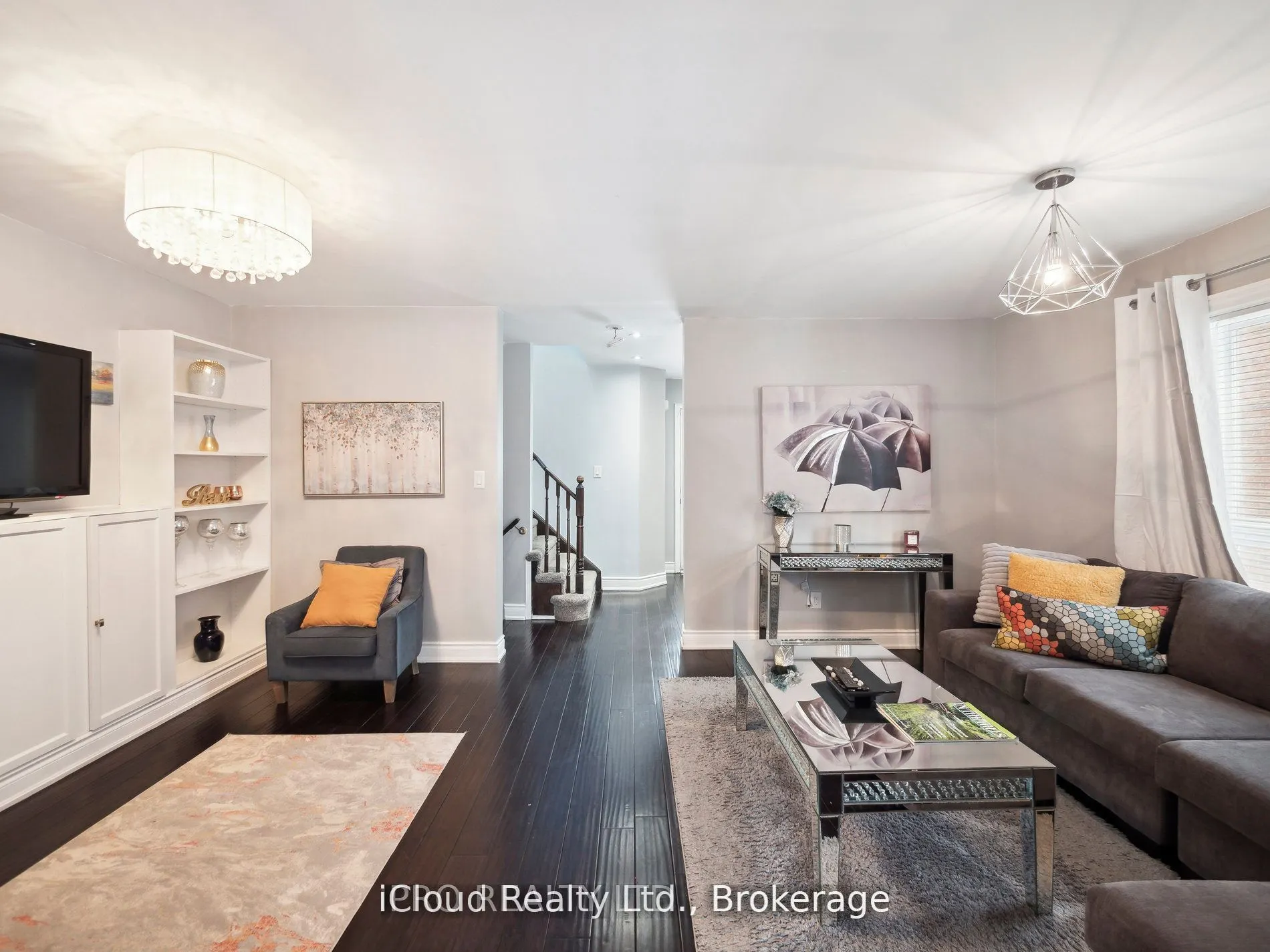 424 Jay Crescent