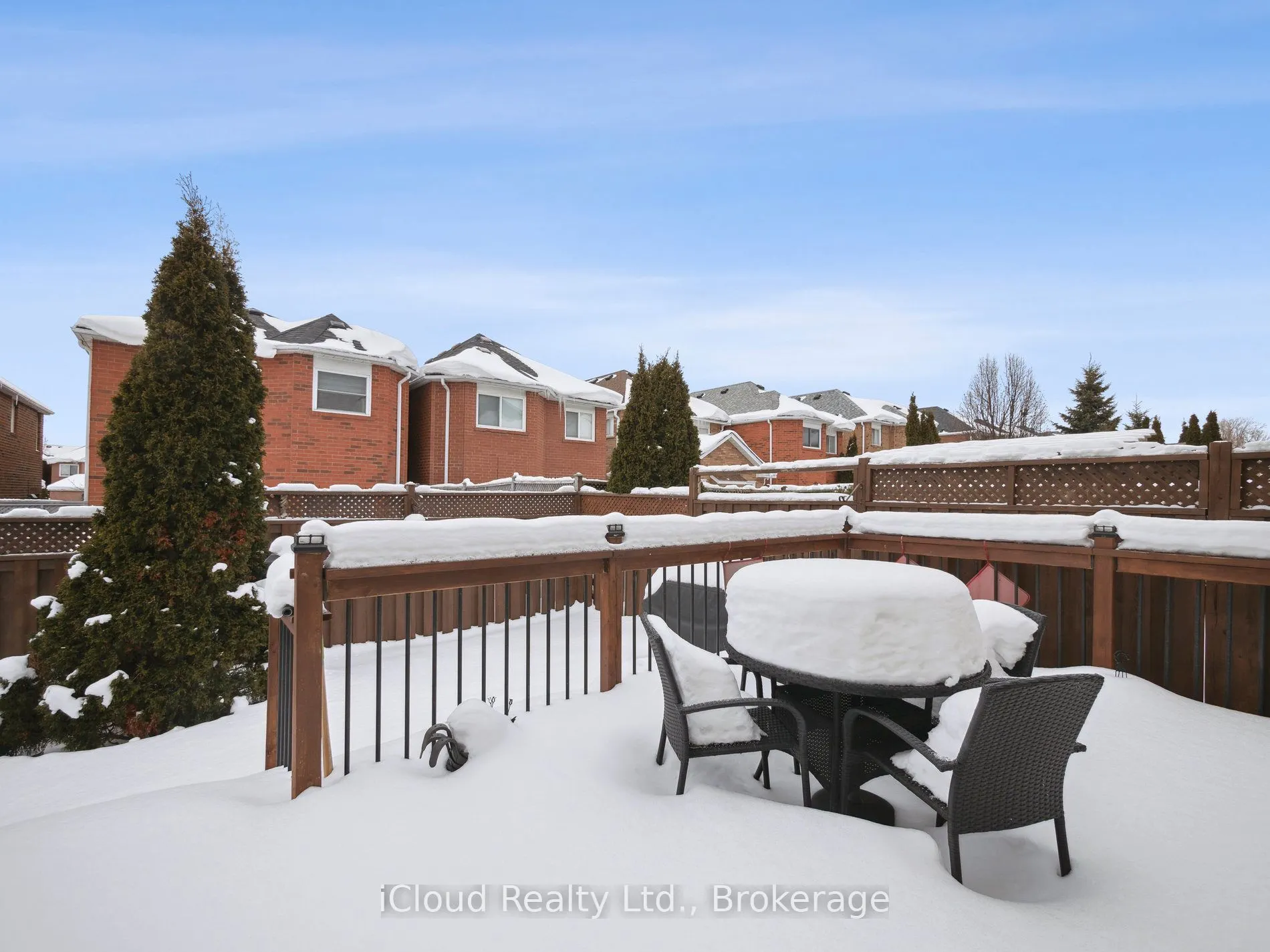 424 Jay Crescent