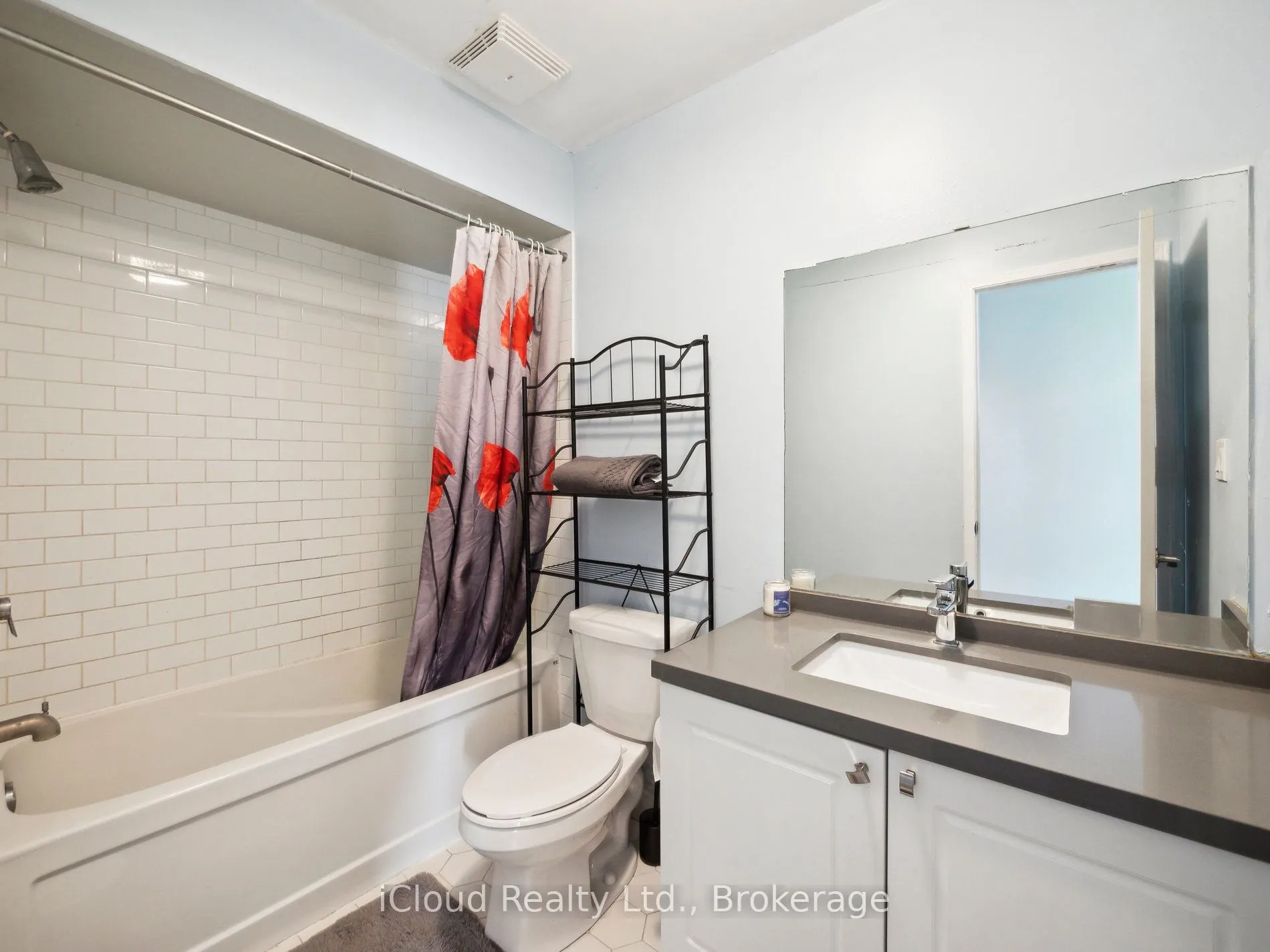 424 Jay Crescent