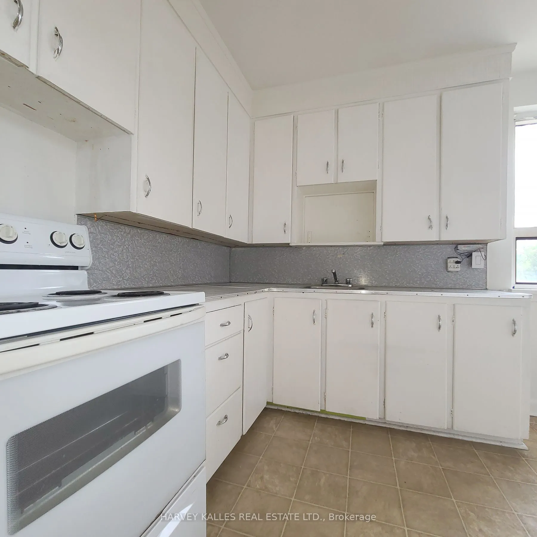 3813 Lake Shore Boulevard W, #3