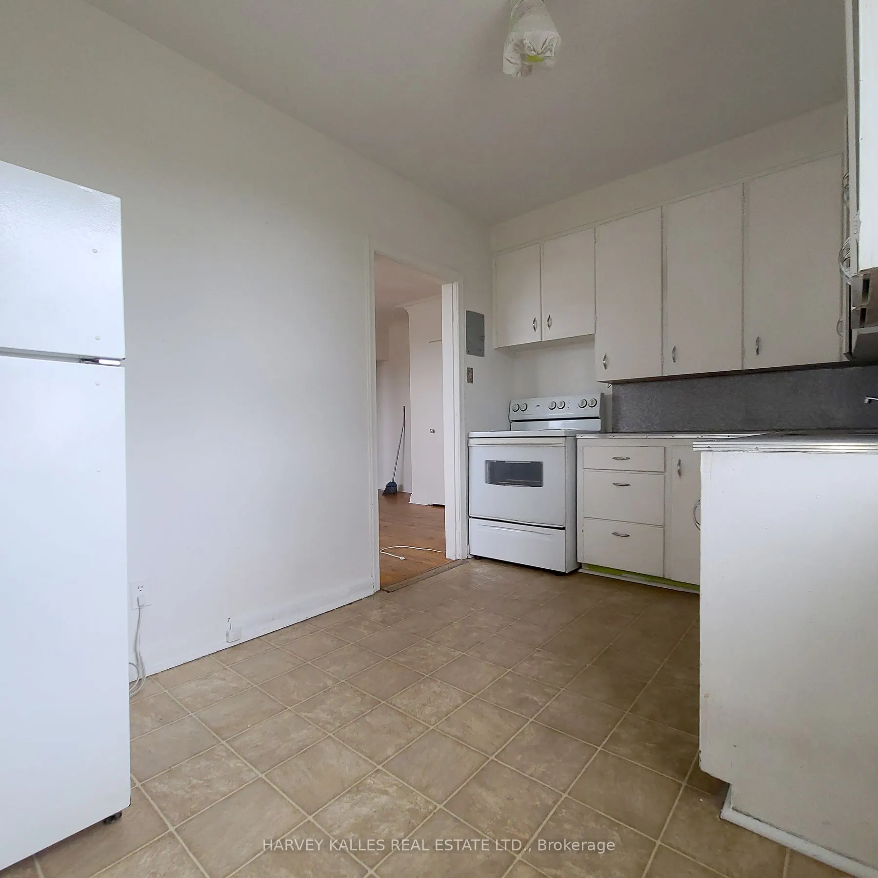 3813 Lake Shore Boulevard W, #3