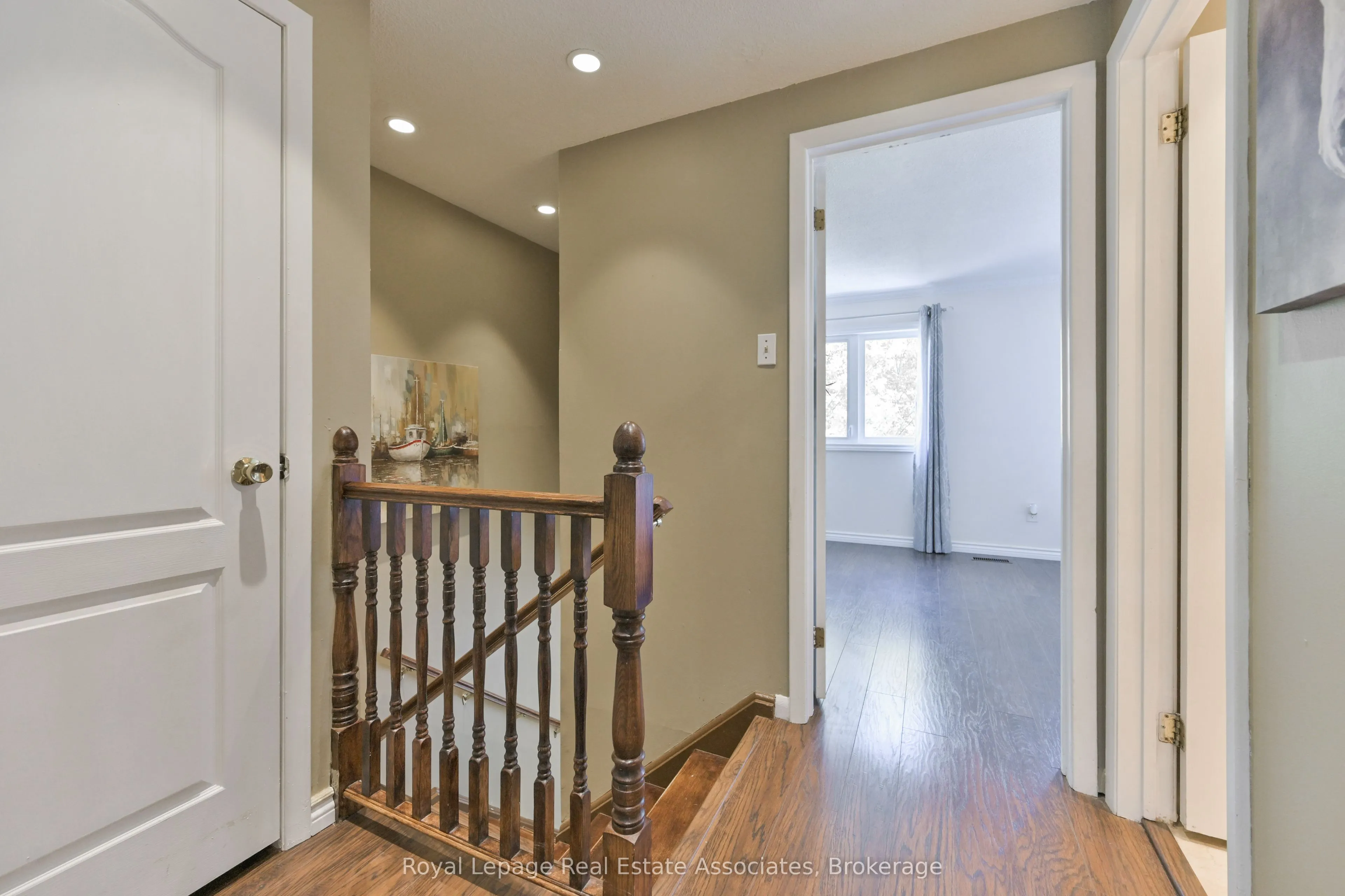 252 Royal Salisbury Way
