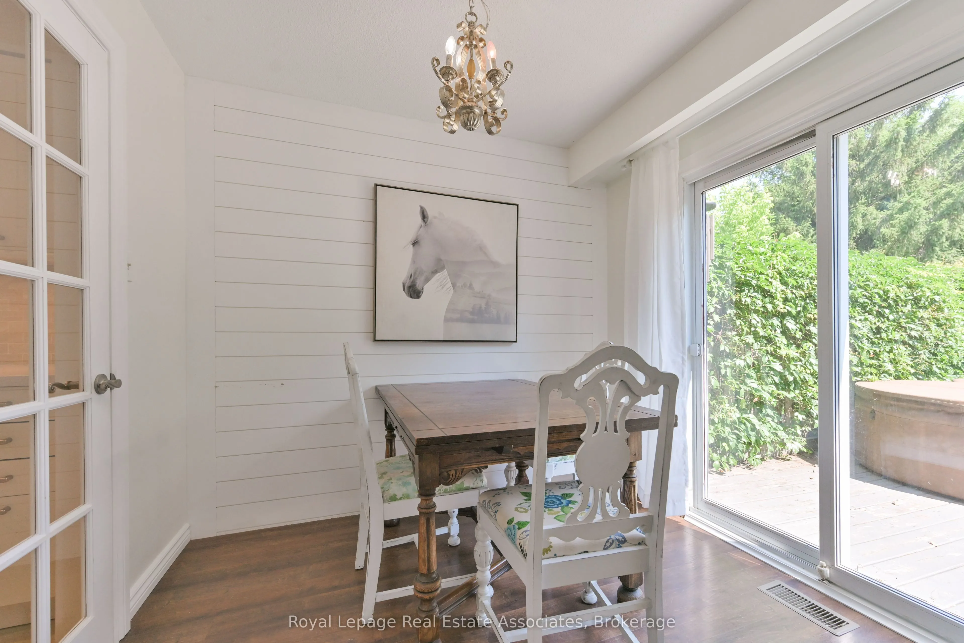 252 Royal Salisbury Way
