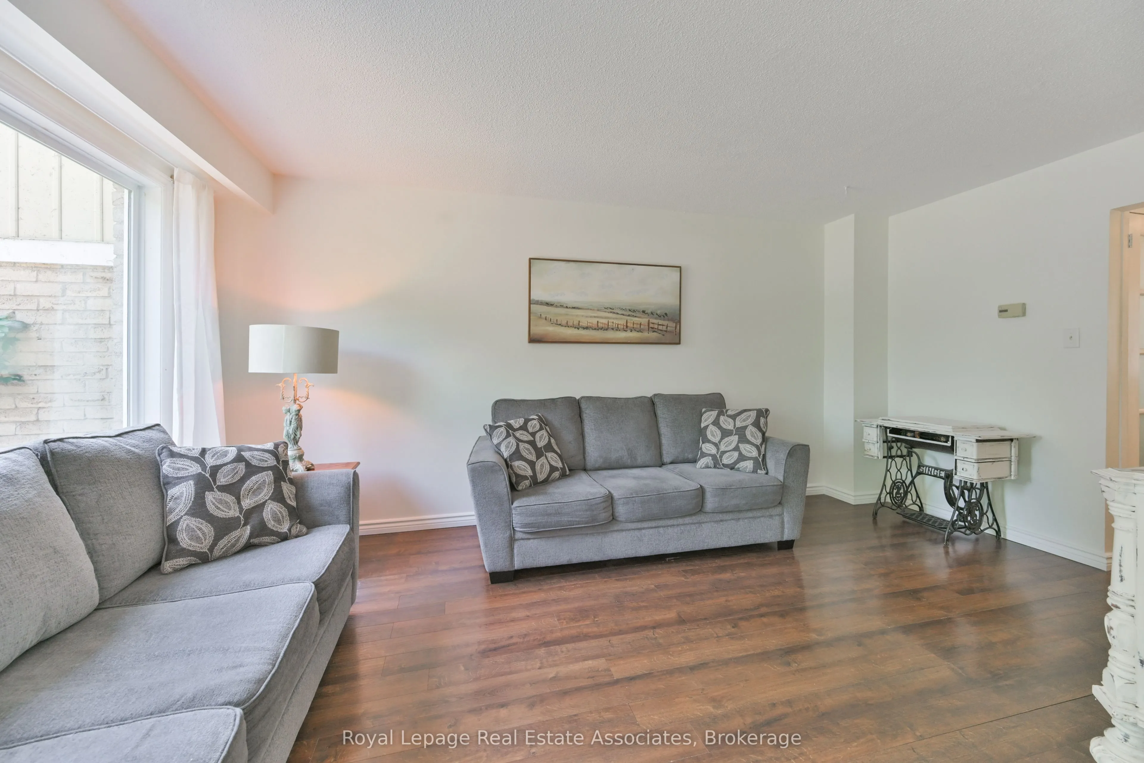 252 Royal Salisbury Way